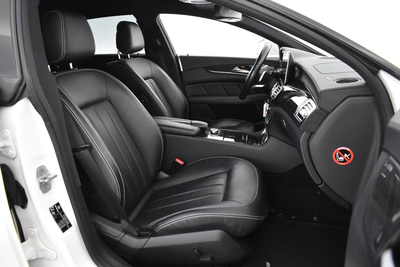 Car Image - mVR9odQt4c6ElLhBcWNBQ