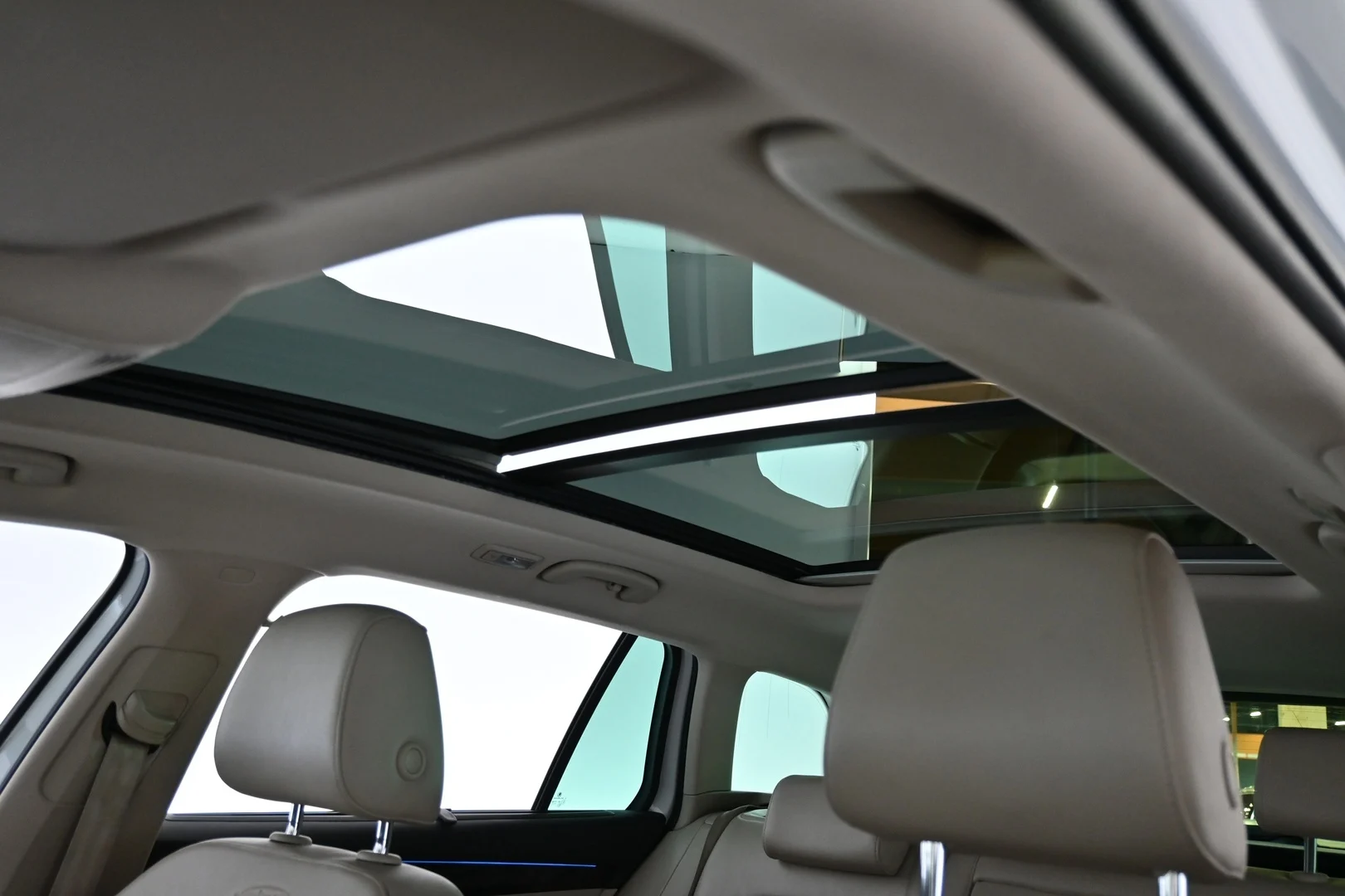 Car Image - 1OH9ZvhYfVXhF1khirKzEz
