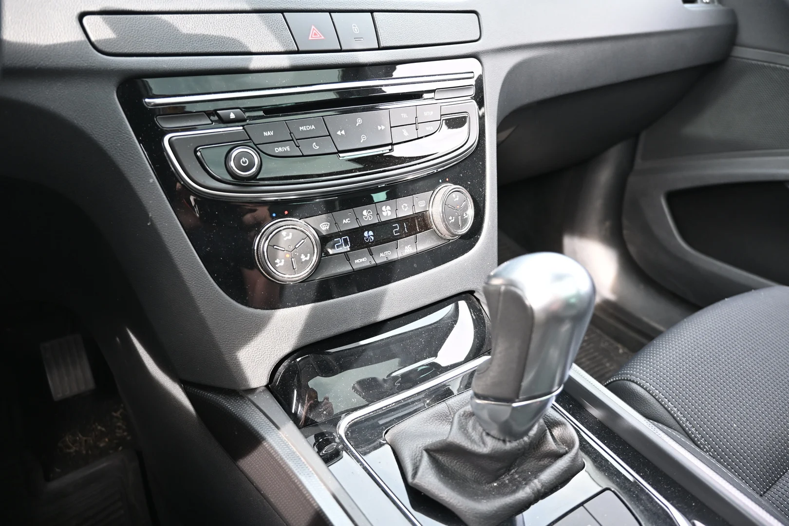 Car Image - 3gz1QEekTTh107A3EYpUco