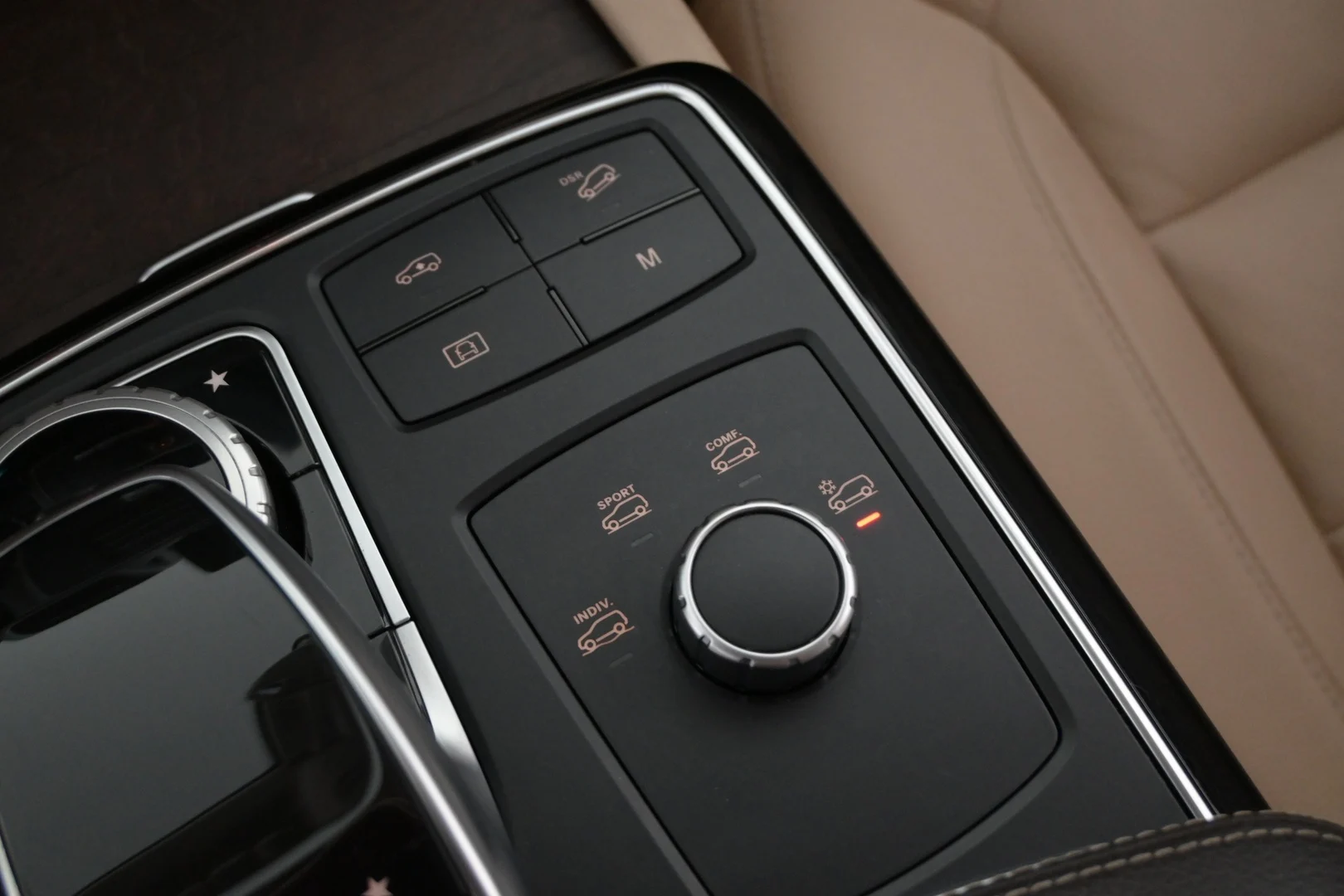 Car Image - 2QhEJfl5J3HzsHCX3ubMQO
