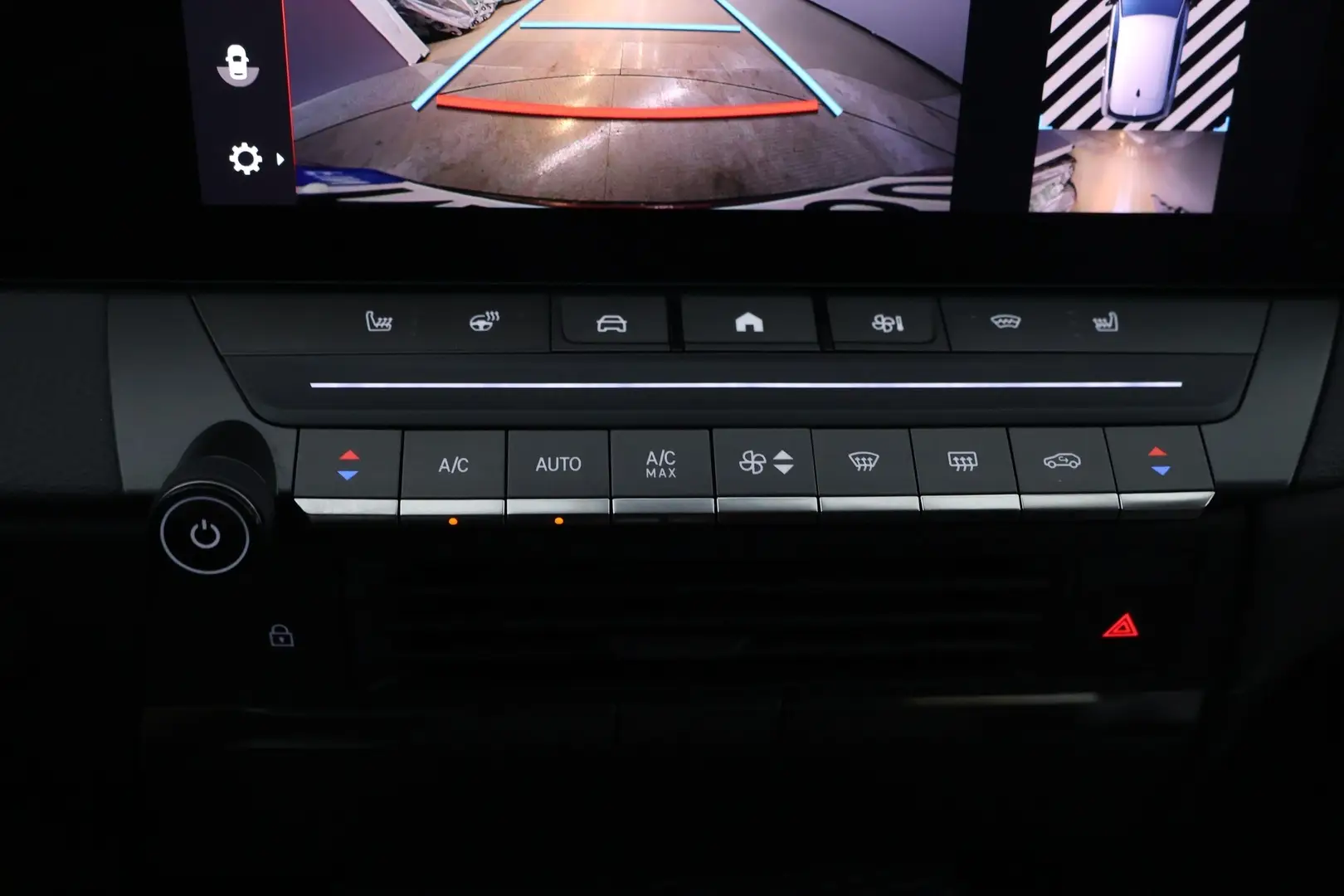 Car Image - 2I1DUYIHXgcXezyGhc7NFO