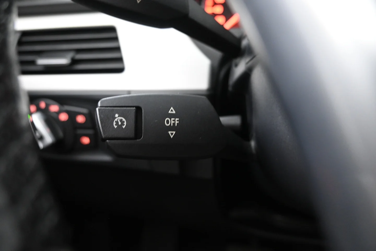 Car Image - 3PxLrYTDVwrmKaGubjnF9d