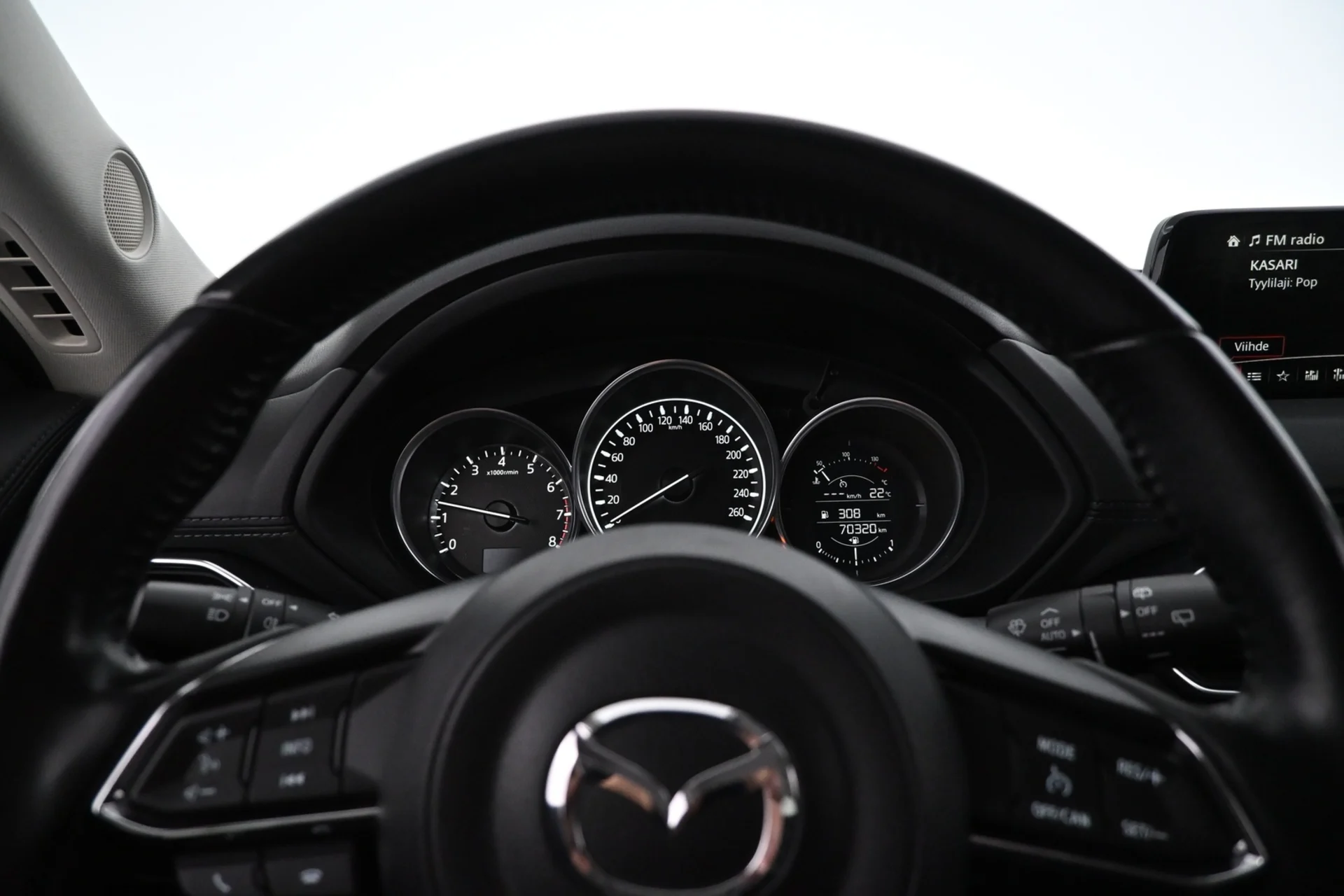 Car Image - V8Luium5qRcEuTjS9PJh5