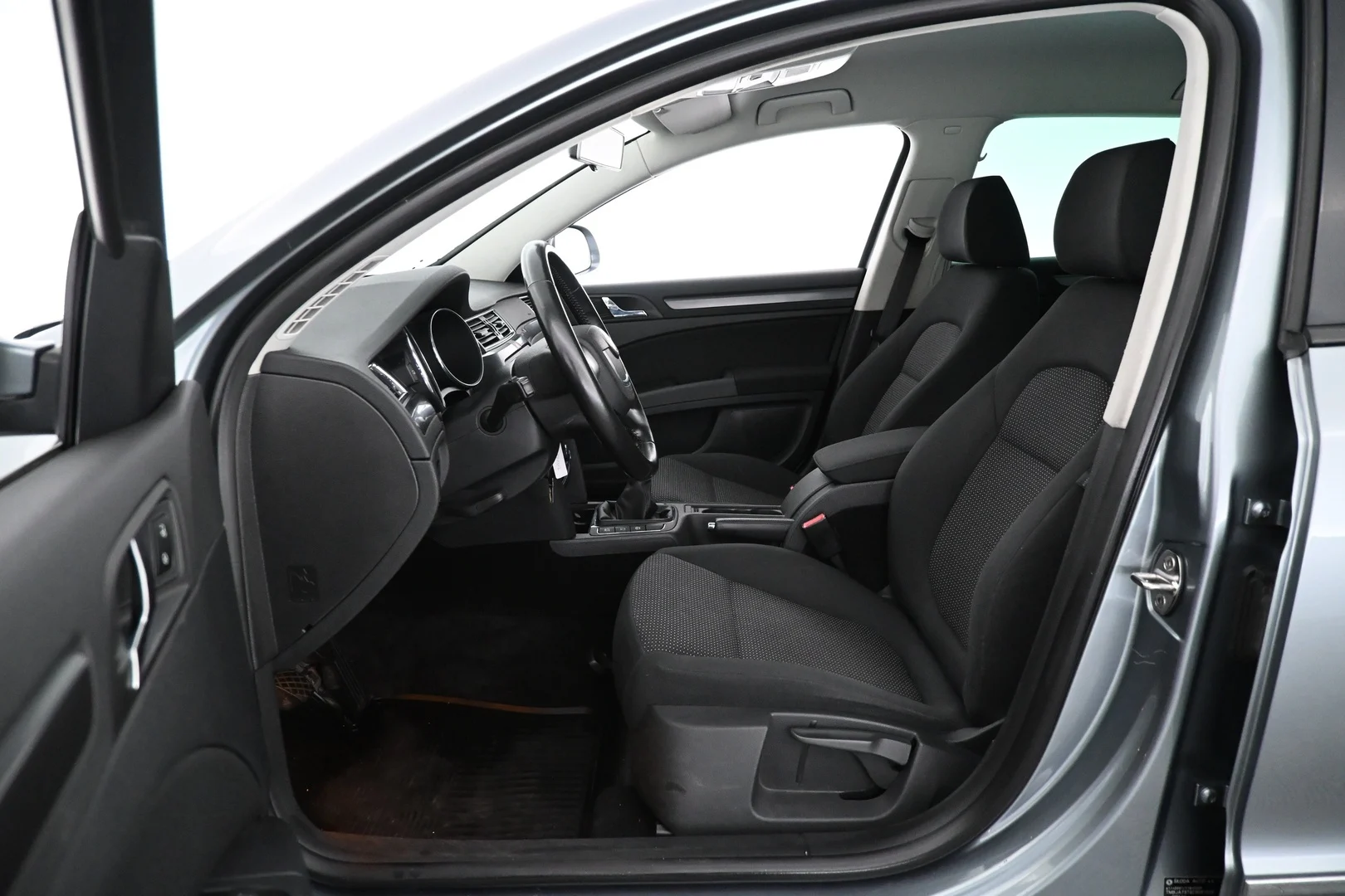 Car Image - 3U5rA9huMUjshNCUg4llmI