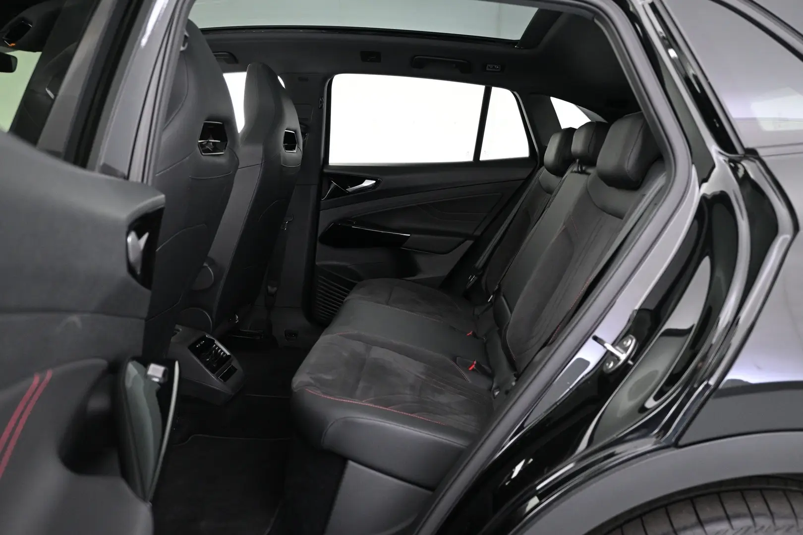 Car Image - 3dxtGtOUuGTIPCRsegGeeA