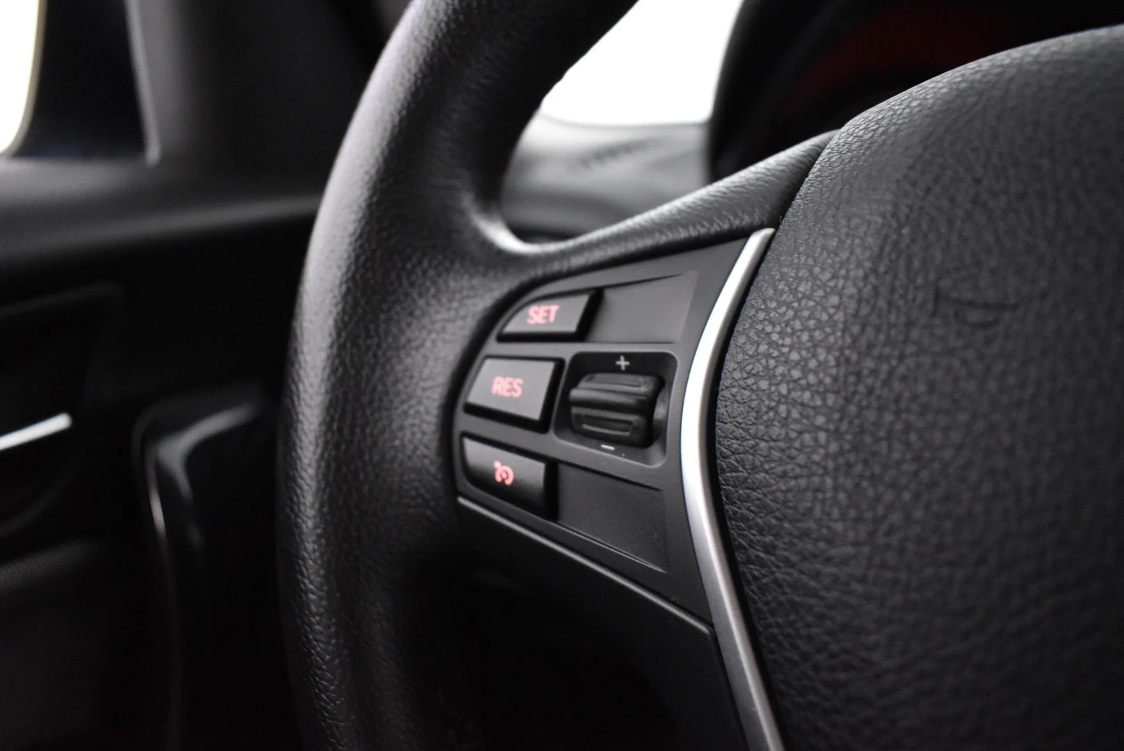 Car Image - HMne8jxmVP77YF3Ns0VhR