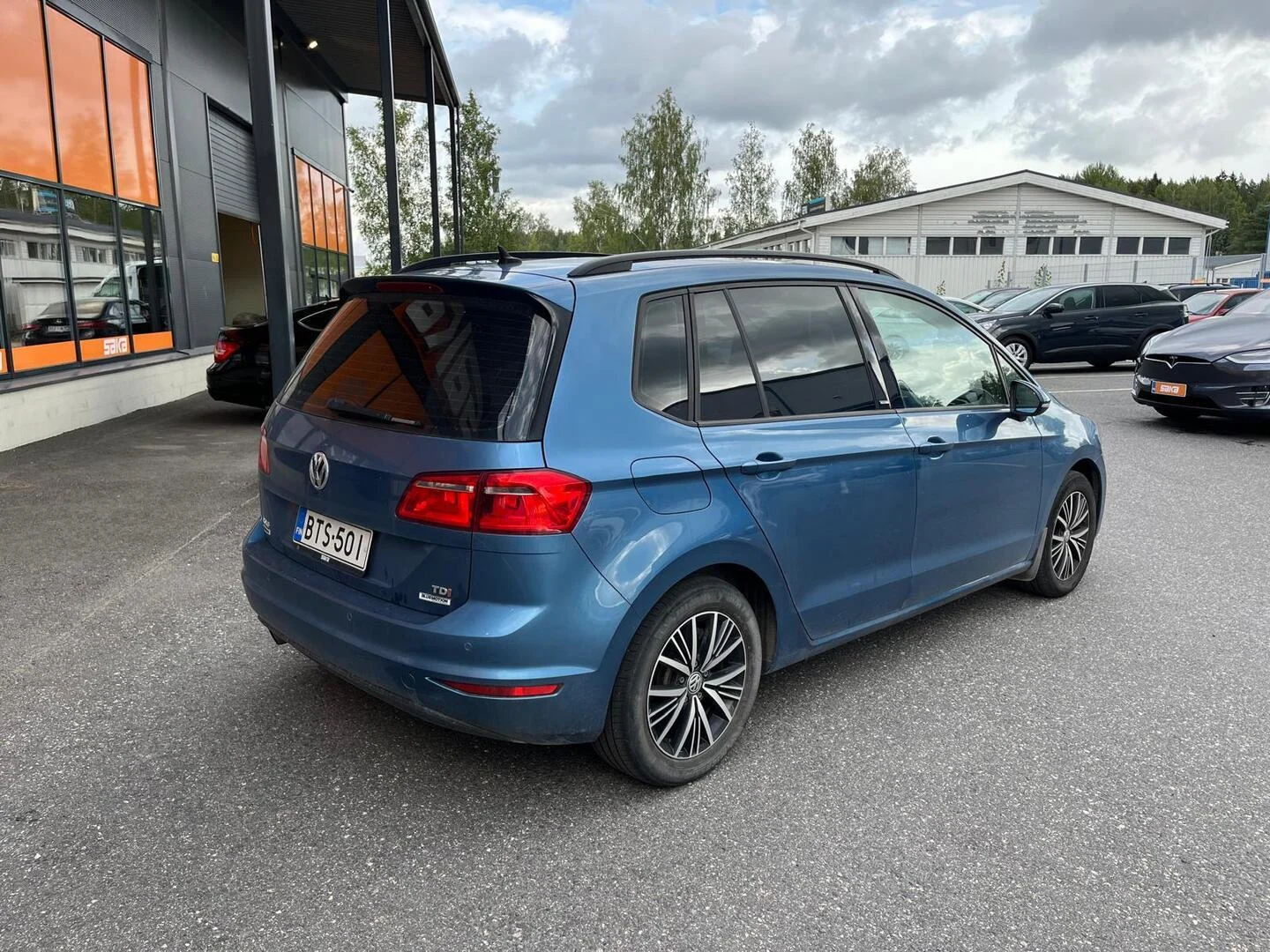 Car Image - 5g9uiF9lJPFqLoWO1YFrBs