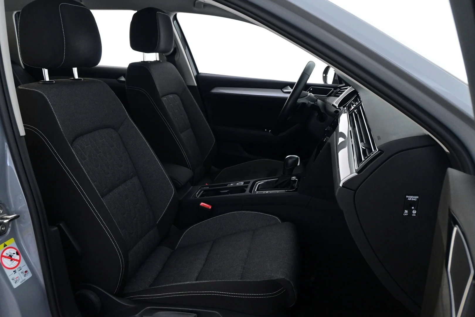 Car Image - NE2QGmWpa3dbhnJ52Z9YL