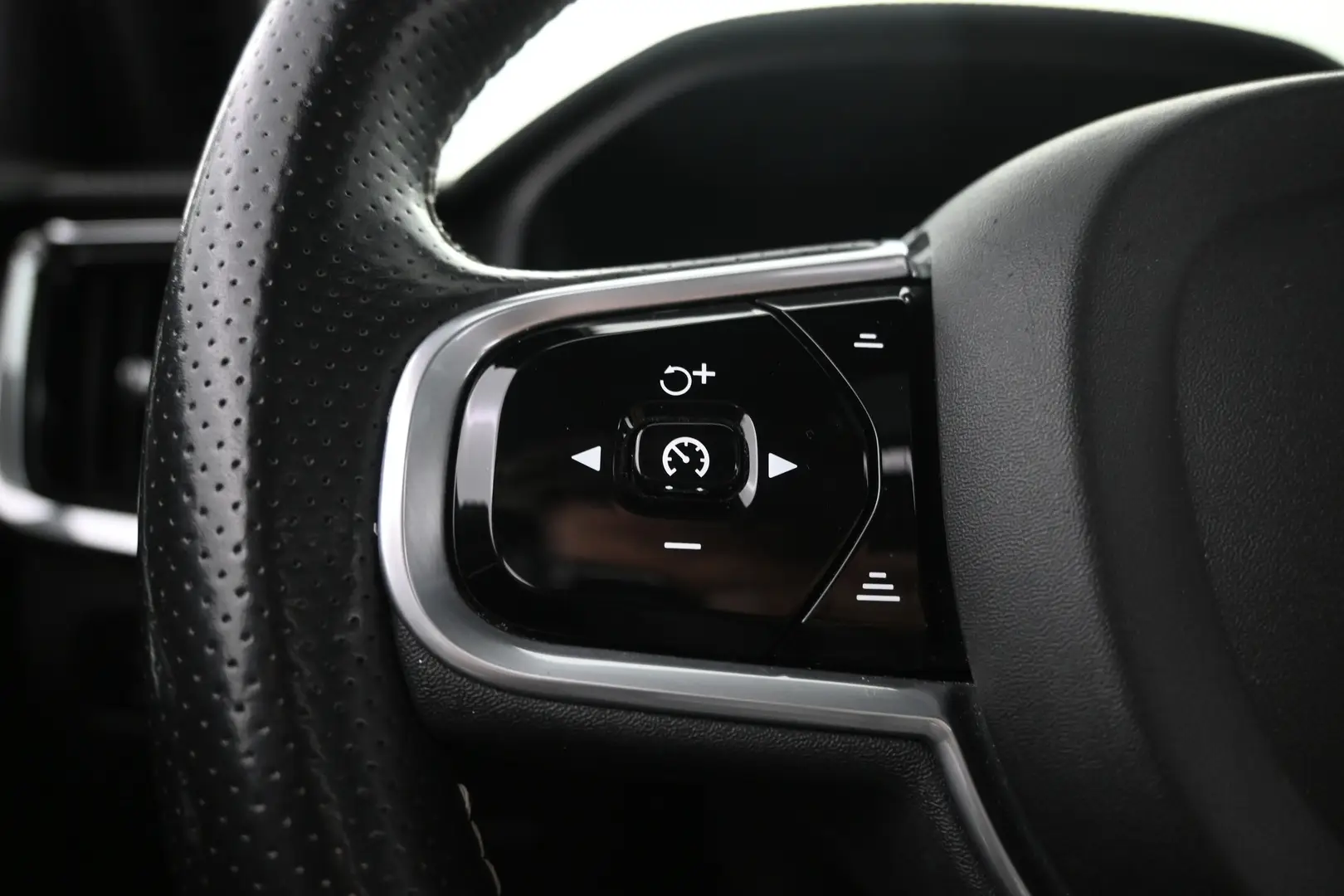 Car Image - 2Q9fqApx3XxnbYa3qdFFjq