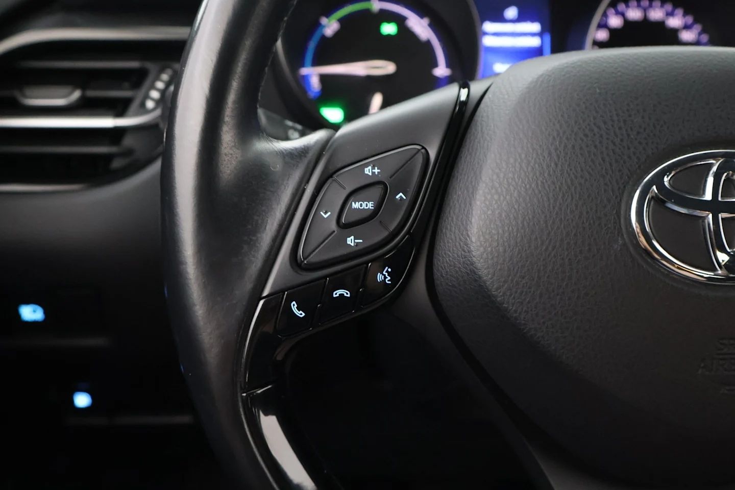 Car Image - 4gf7UgphGT4WCF5SvJP8zS