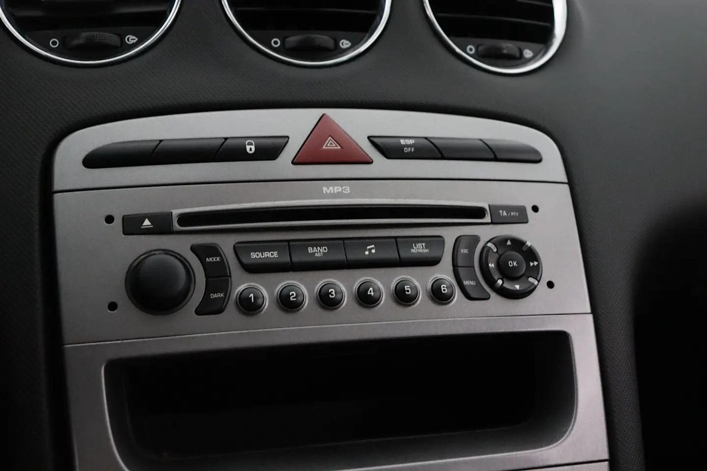 Car Image - 3tJnTDdvARh44gy9Vi4dfJ