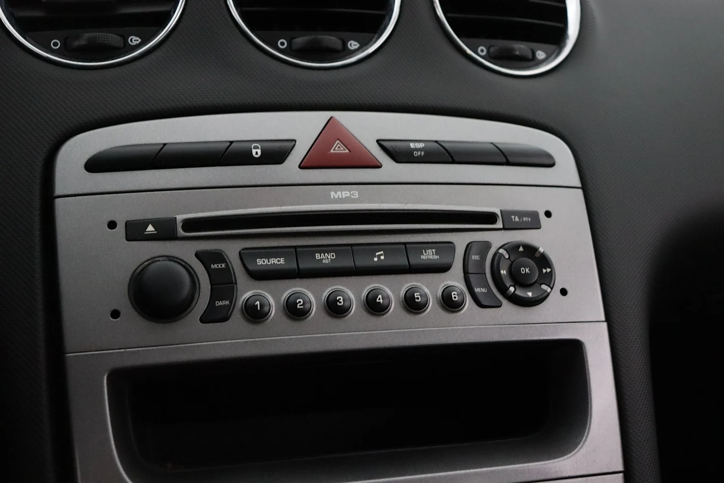 Car Image - 3tJnTDdvARh44gy9Vi4dfJ