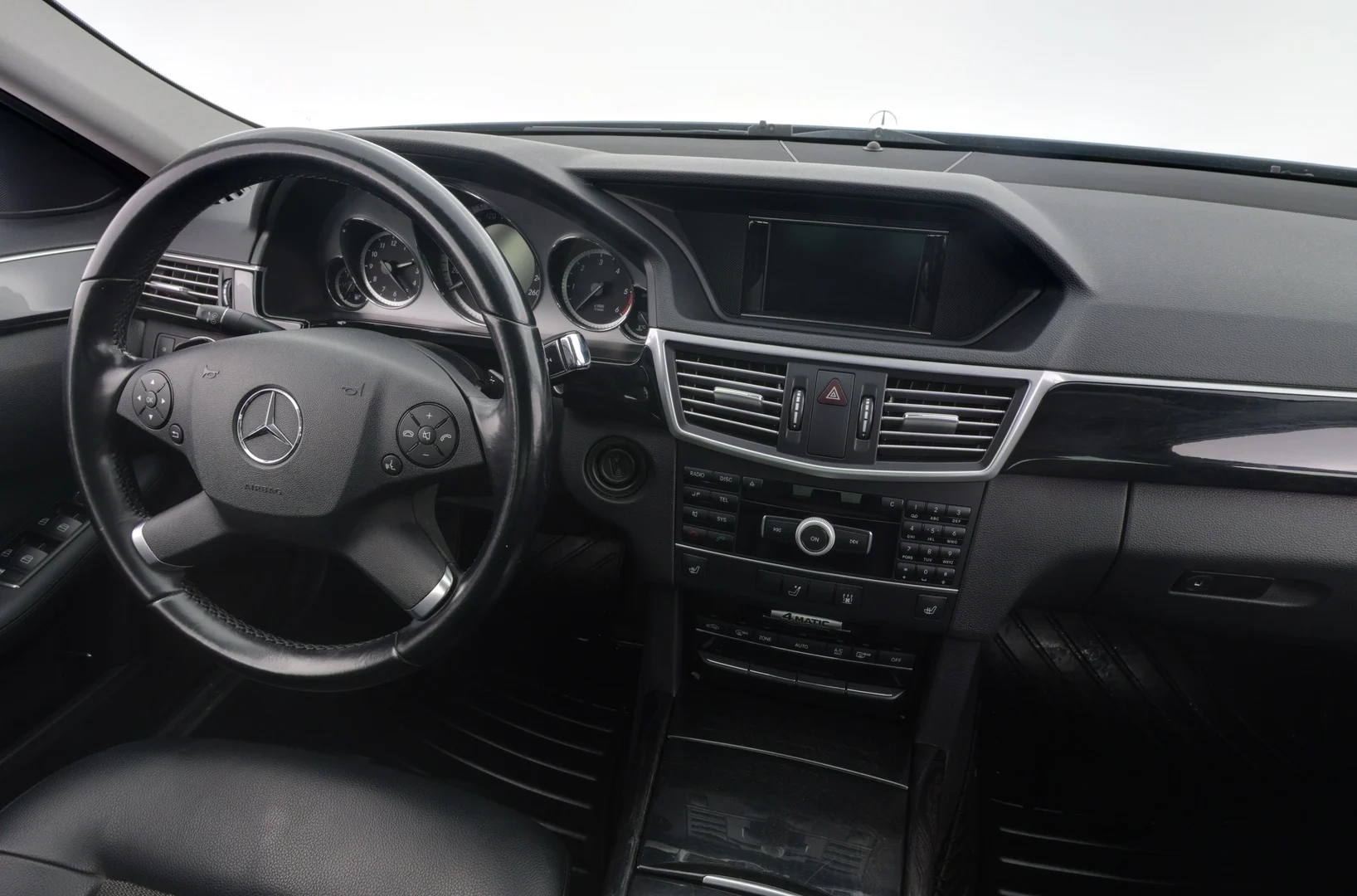 Car Image - 2F25P1isNs5zFWkYgyPdMM