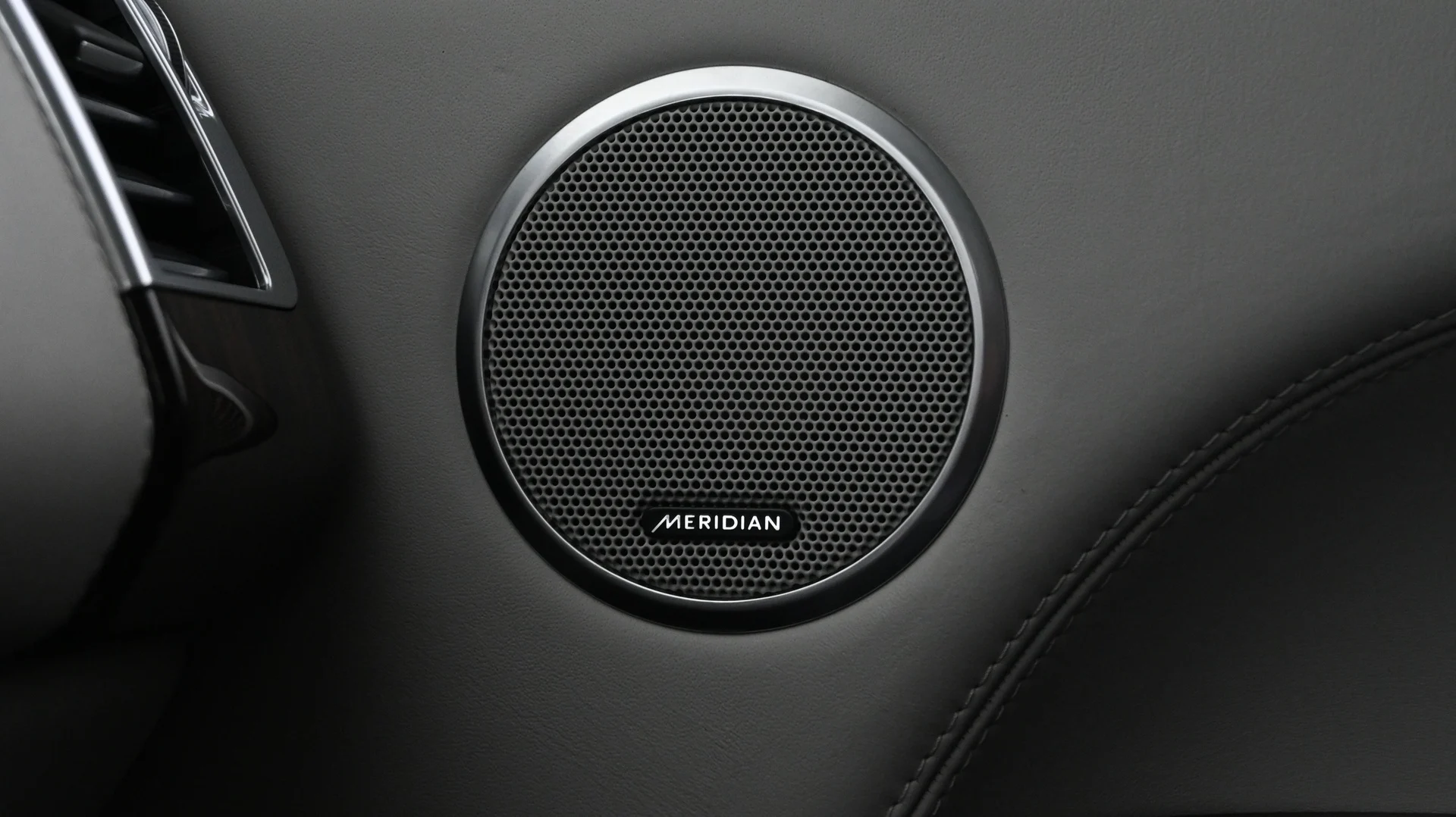 Car Image - 1WG56KSwSB8yQc2U02Q44h