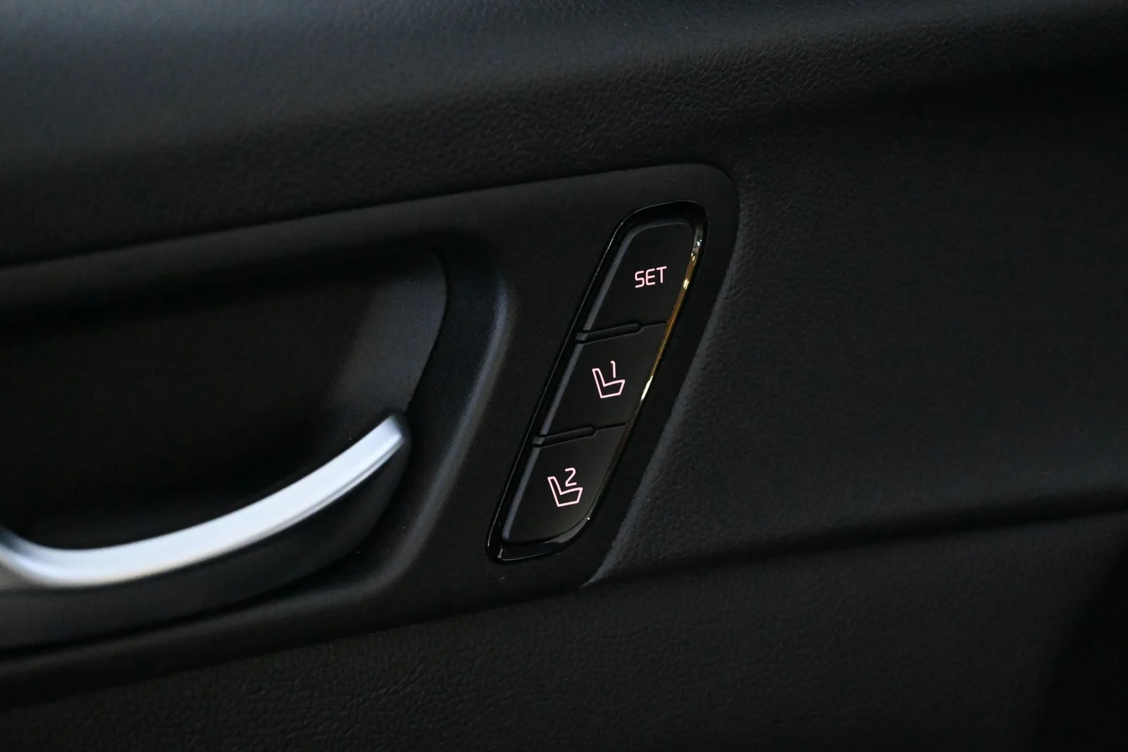 Car Image - 3l7inFYnBxWr6Zrb68f9nf