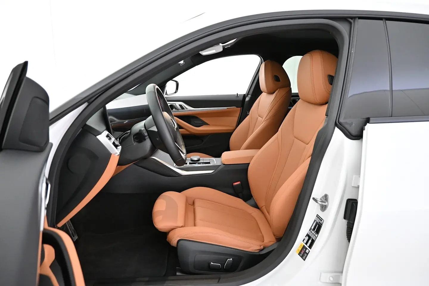 Car Image - 3OipEAFjXyLf0DoEVvckme