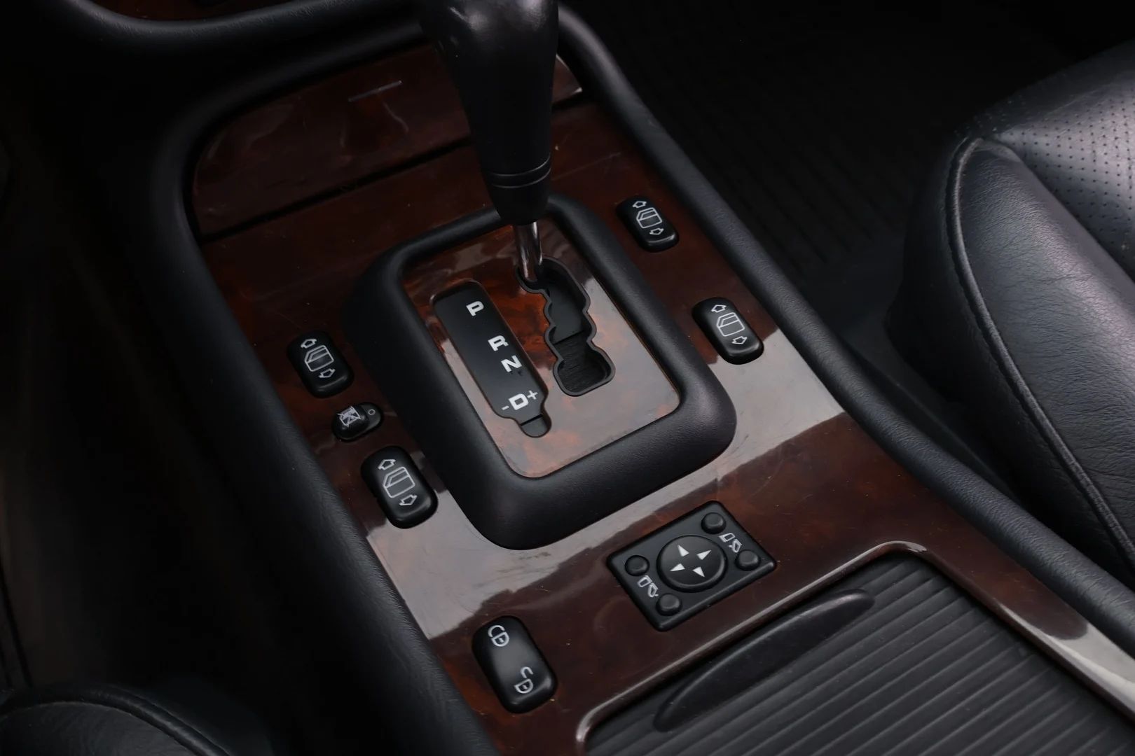 Car Image - 2qwSg4I0SisPDSY3LNTO57