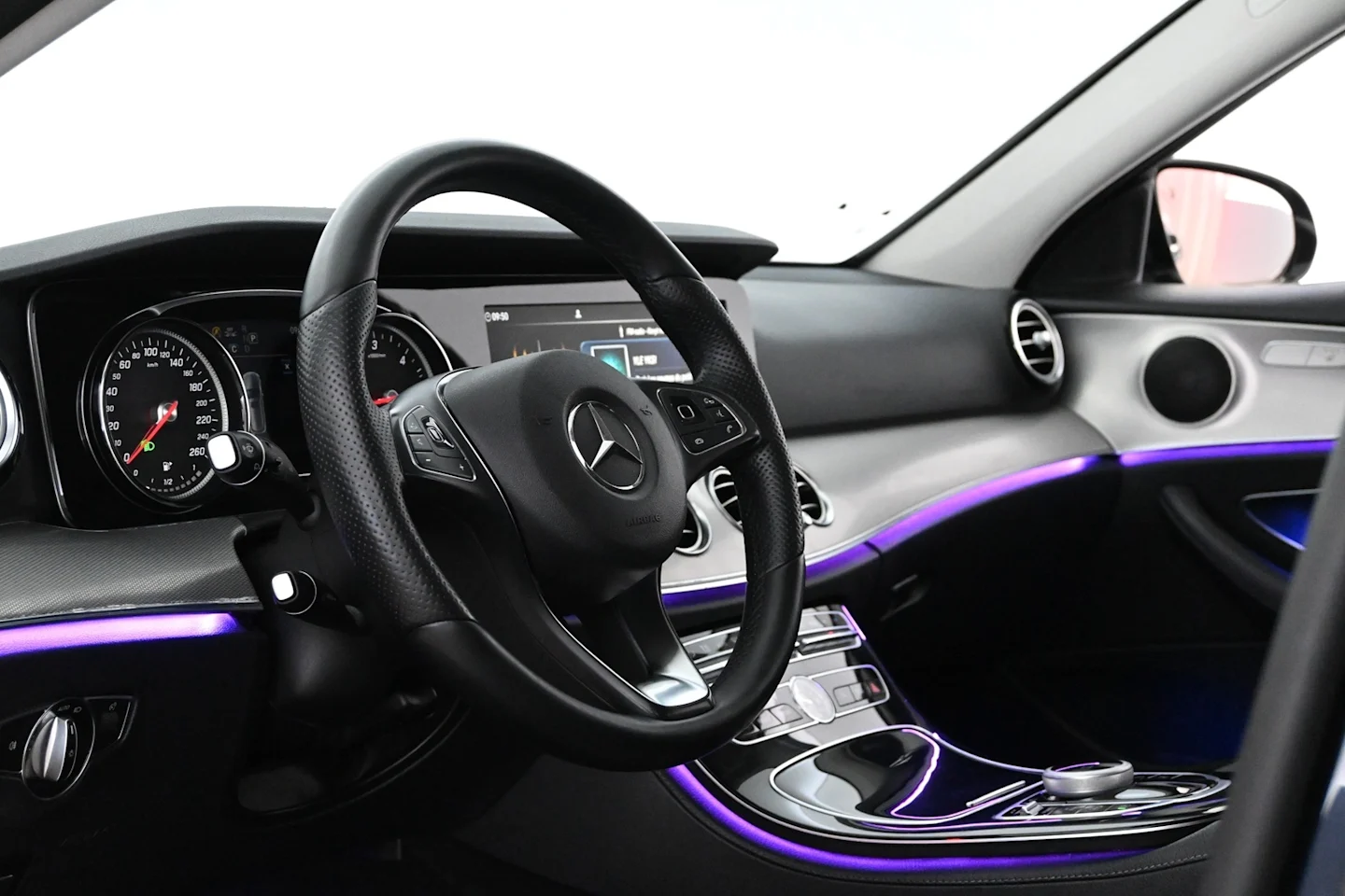 Car Image - 3IE0saZJOwIe47ioD0UjPC