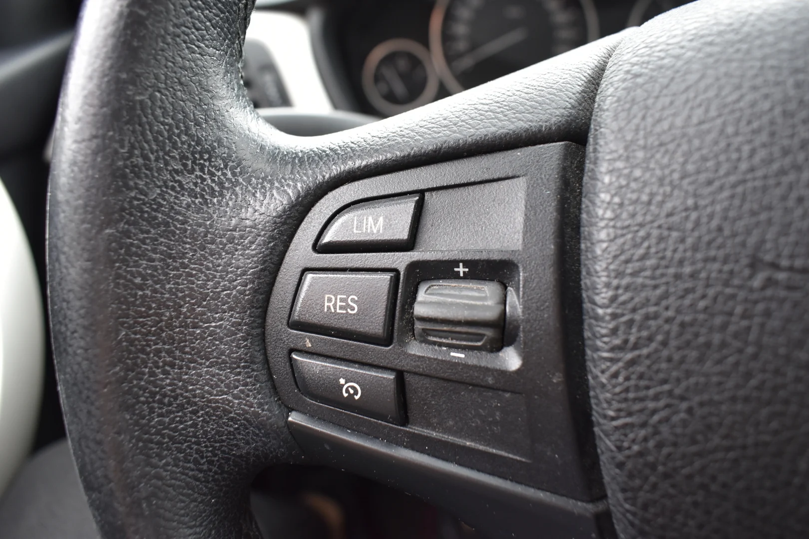 Car Image - 2nuCzqbDyf6WphJR4p8GSh