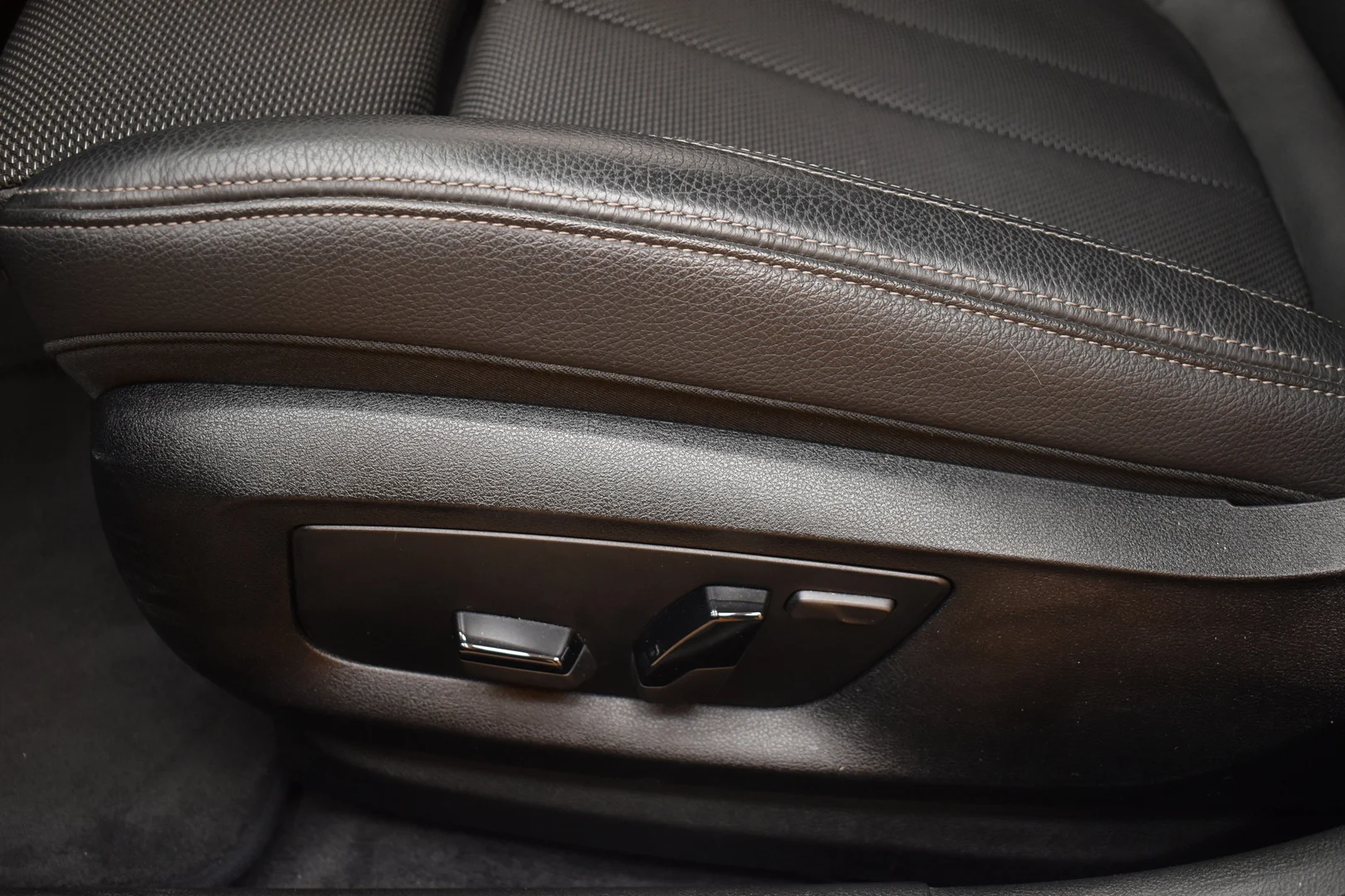 Car Image - 4ftK1Ho9rY9YbdhyqxQ3ae