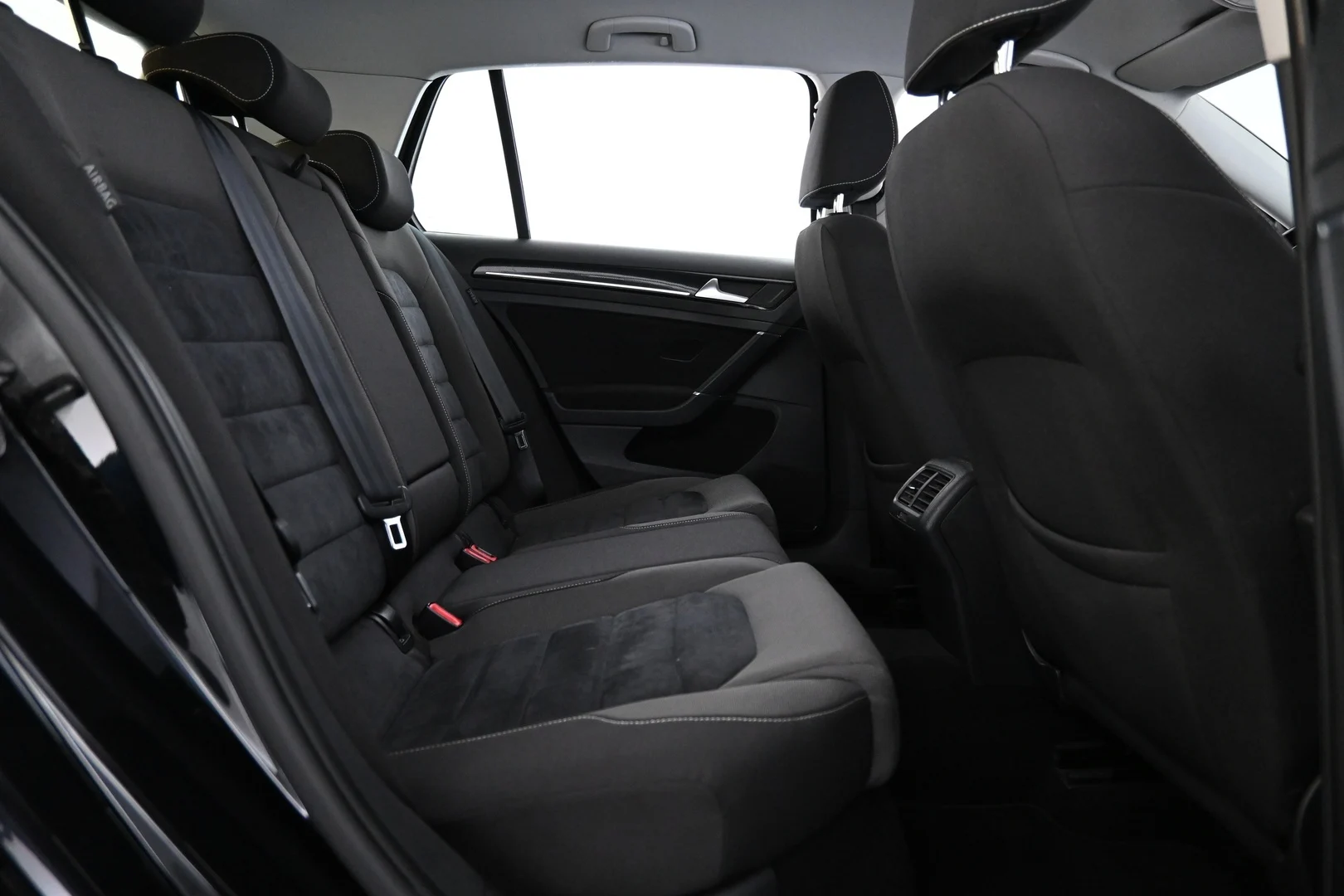 Car Image - mpkbPlzYbKhKMj4SsMi2x