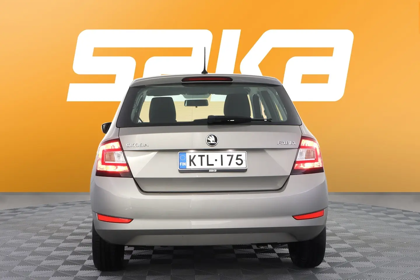 Car Image - uJbqobai3BkurtKDWKrjc