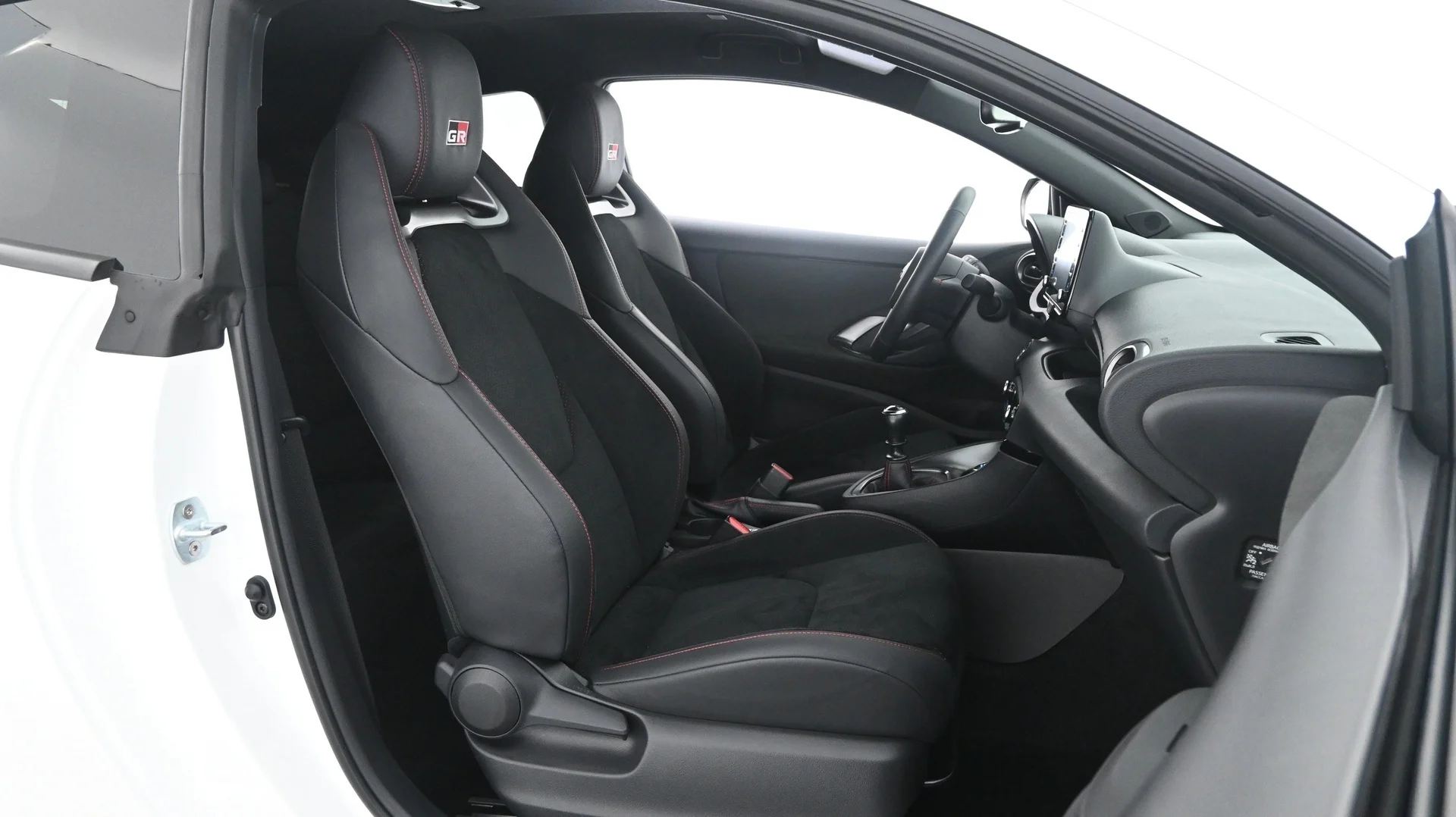 Car Image - 3p4I66cup0Z7OzUl9L4Xf7