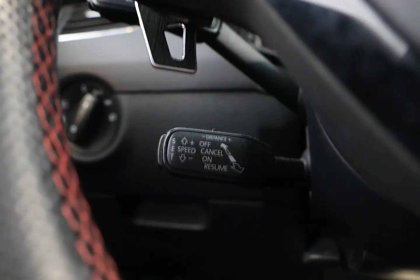 Car Image - 2qJEkn3y4aAt4X34cXeWC3