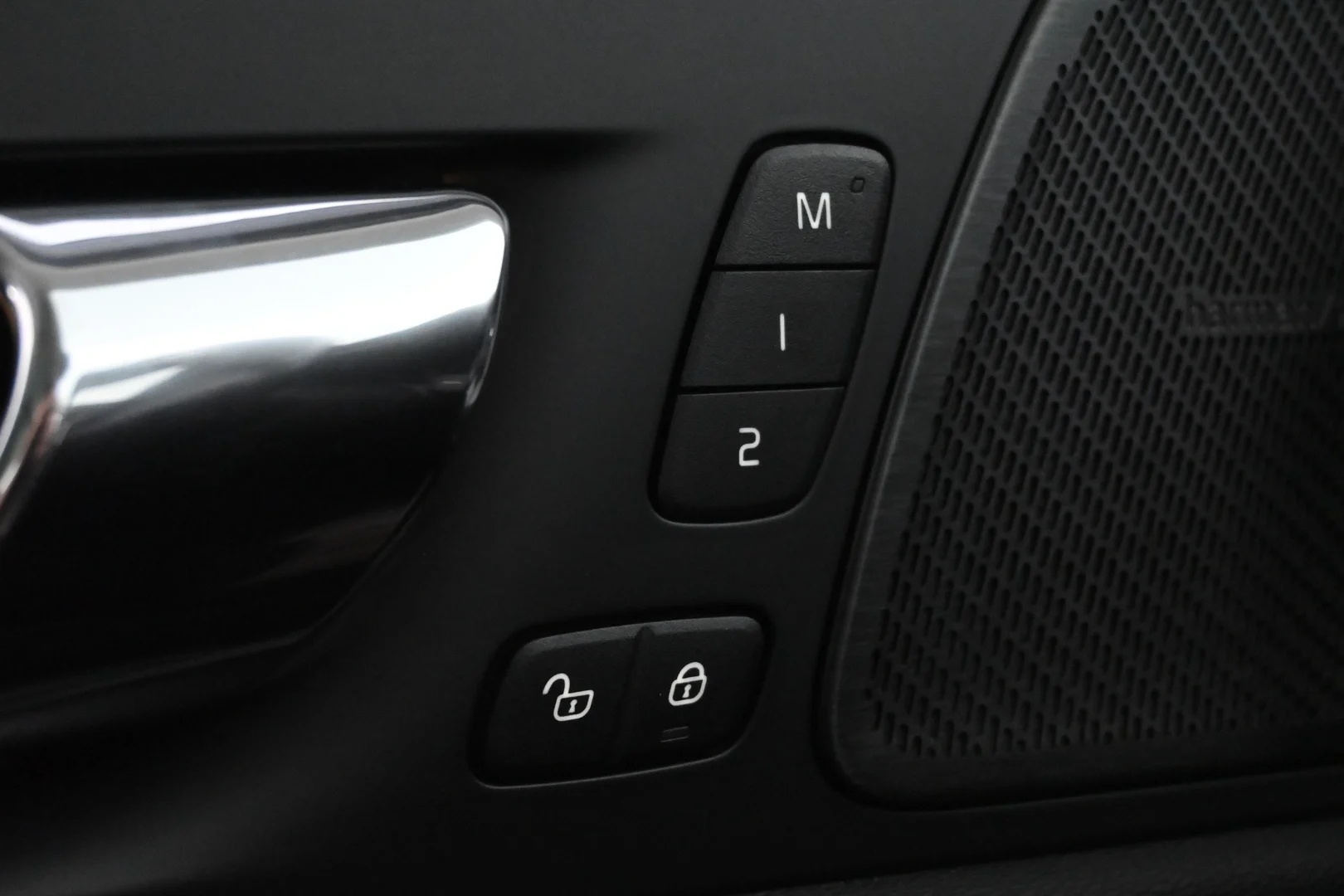 Car Image - 3zHdd65oEoUEbml5llbsC3