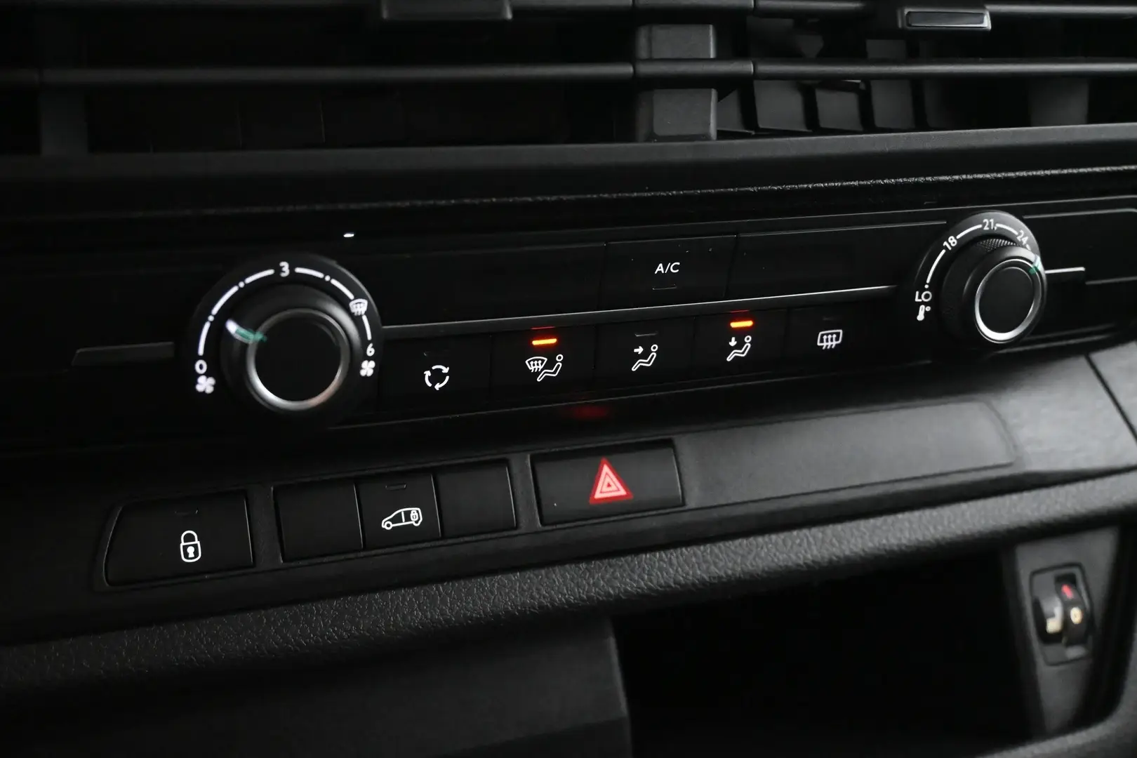 Car Image - 5aPqTAkAYmbvwWbGbHpSTP