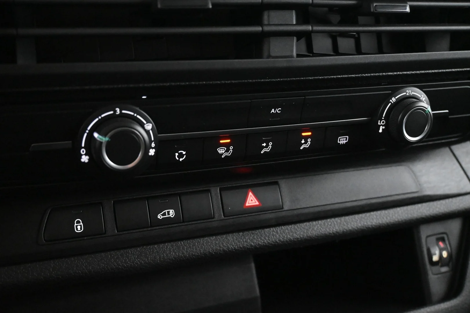 Car Image - 5aPqTAkAYmbvwWbGbHpSTP