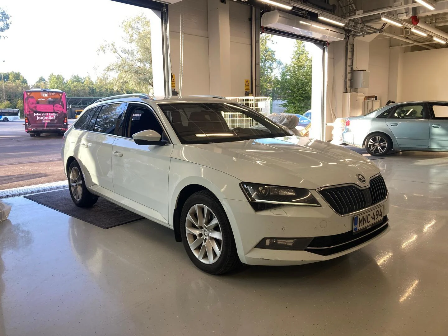 Car Image - 7ewUn65YRg5mT2sRSL8o1L