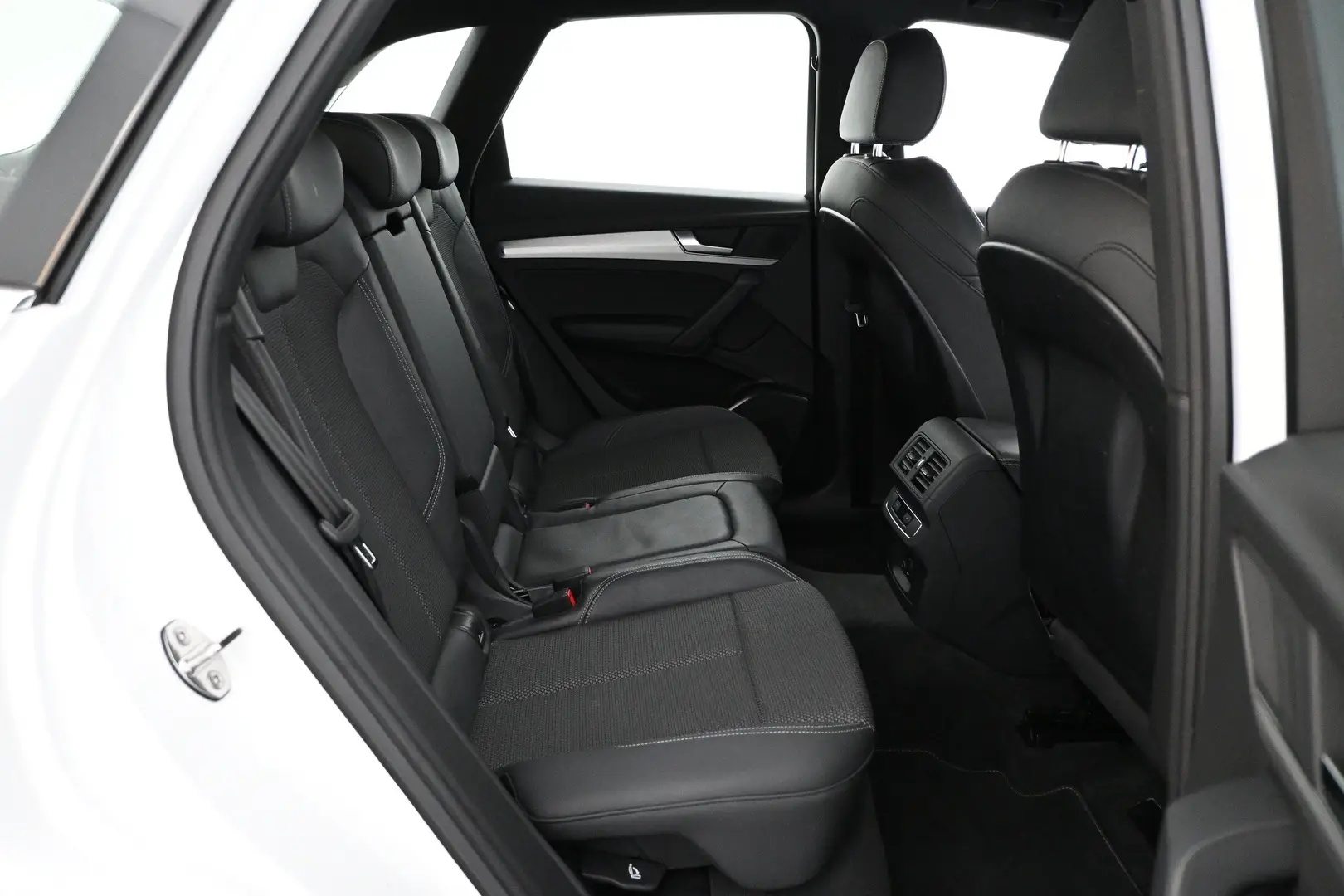 Car Image - 1tMMgqextXhzjJTascc7JB