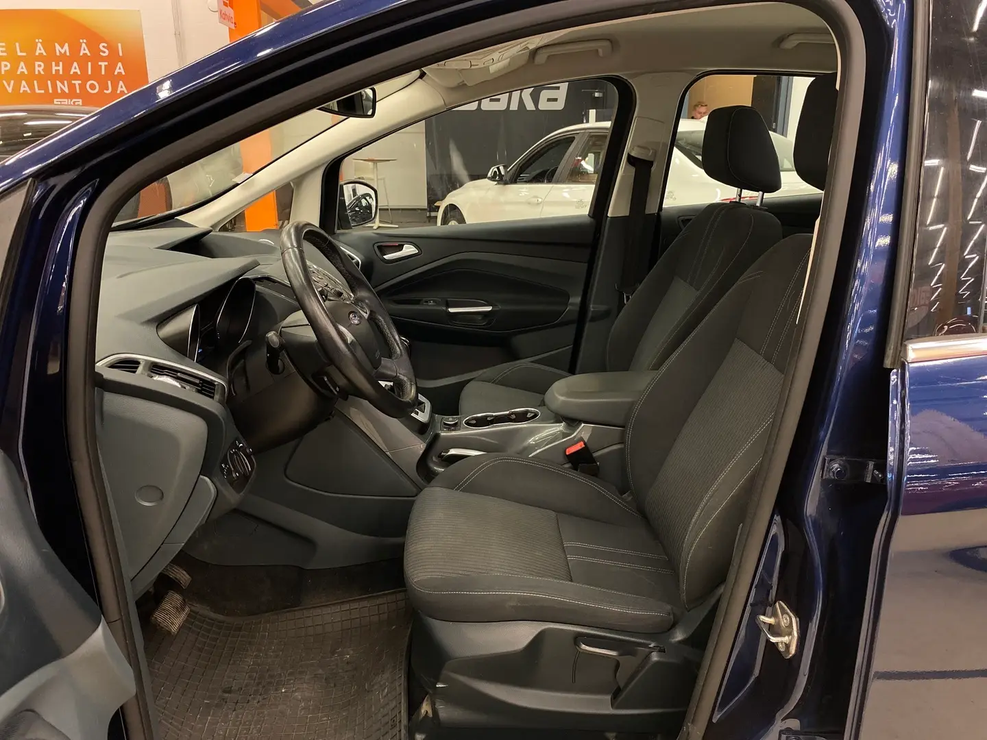 Car Image - 1YPF87xxJ1uHQbJpgtWgm2