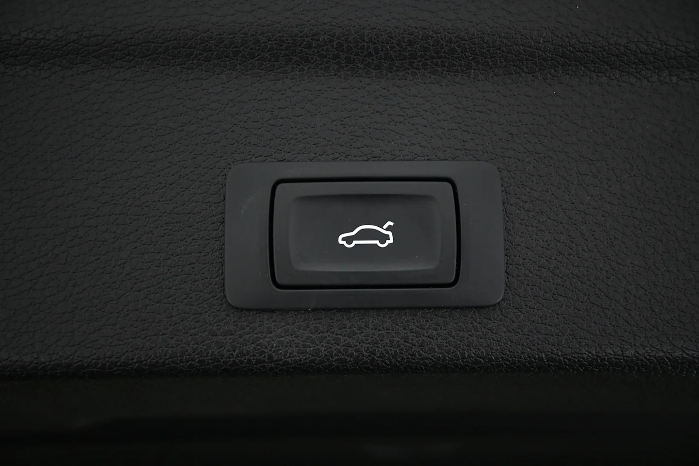 Car Image - NY9aKO604bFDlTcAHuh0f