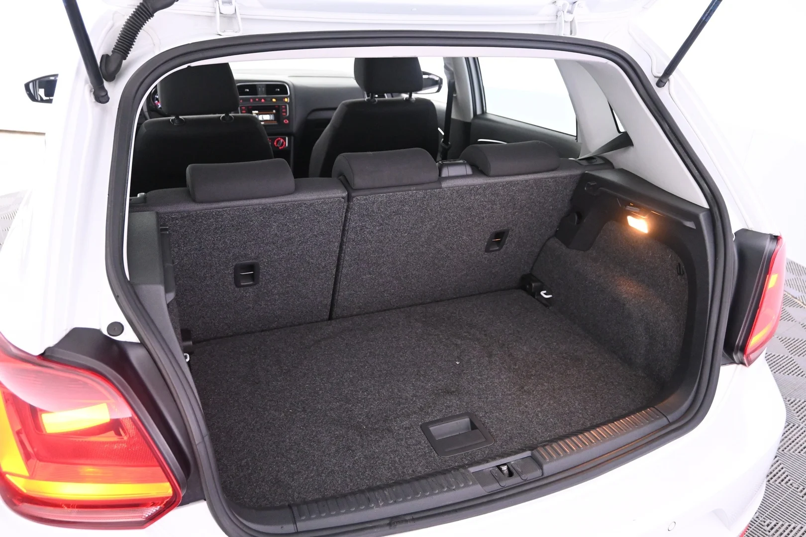 Car Image - 1rSSTfymEKe6LGIt0KPsw7