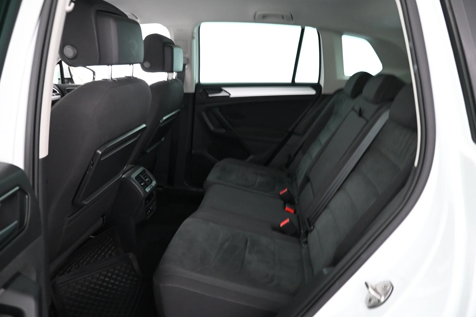 Car Image - 1DKixsXZqbGrLz0NB9OMaP