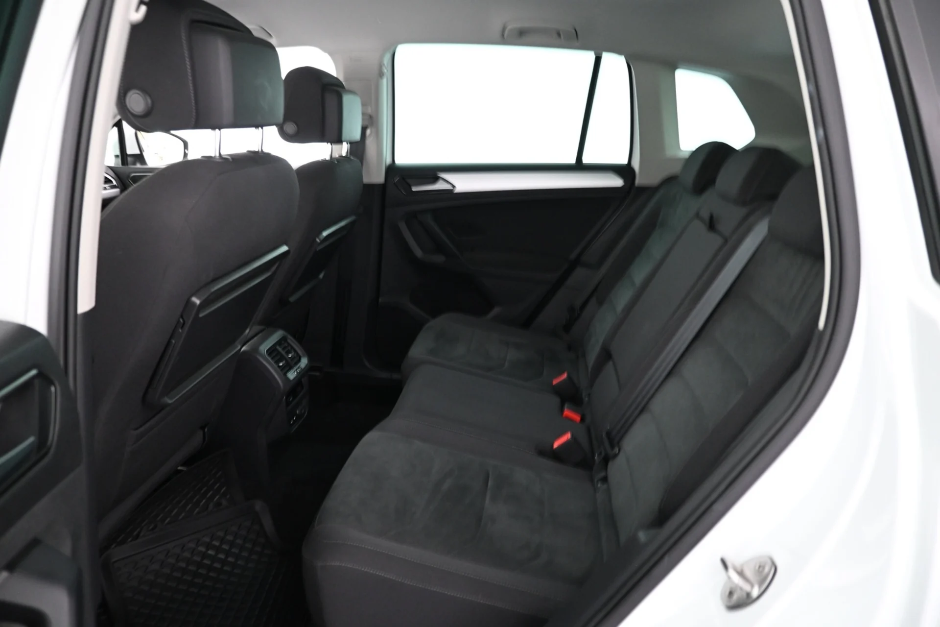 Car Image - 1DKixsXZqbGrLz0NB9OMaP
