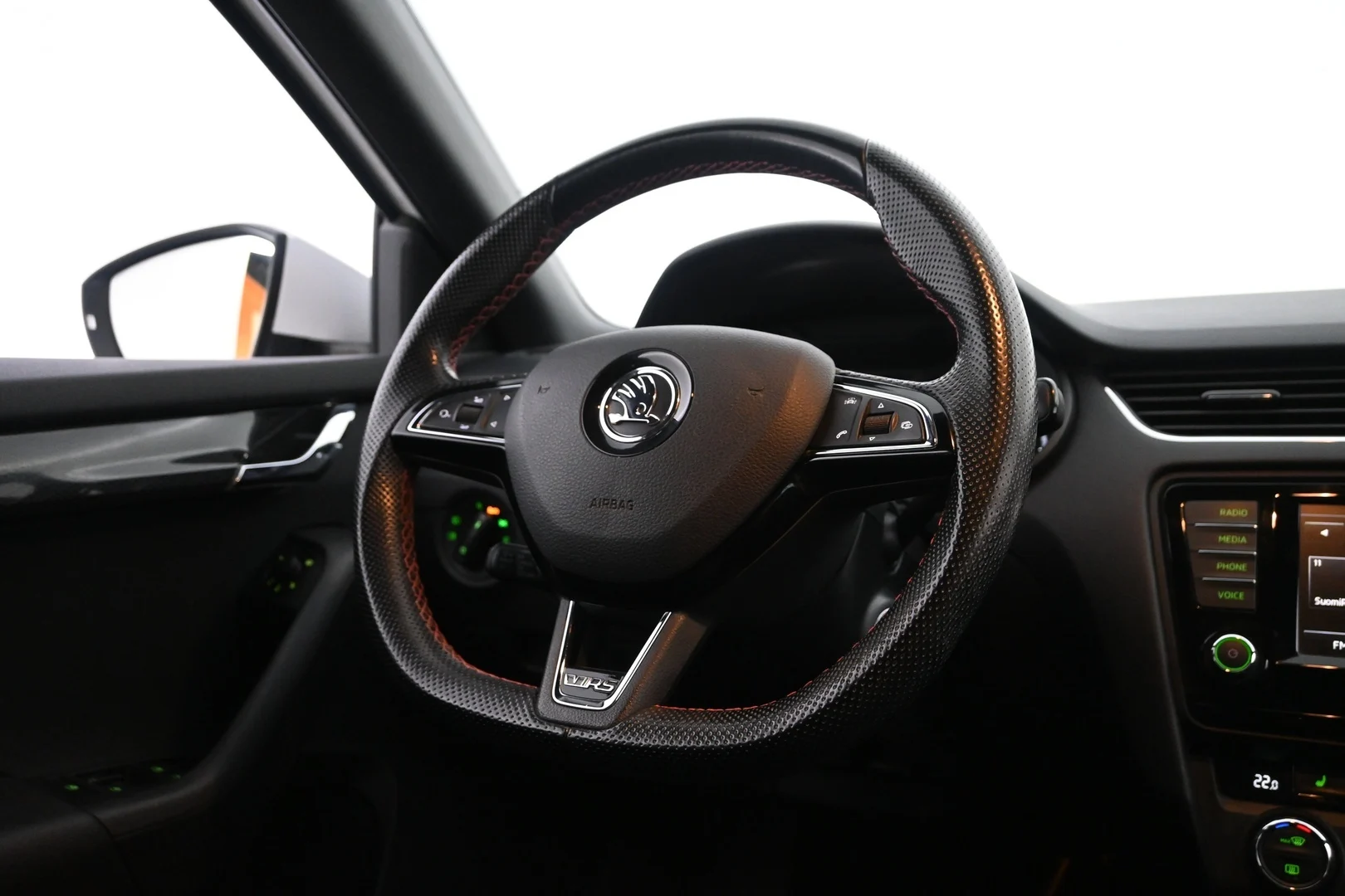 Car Image - 1YovOHW3QaEarbbtDP9Ac4