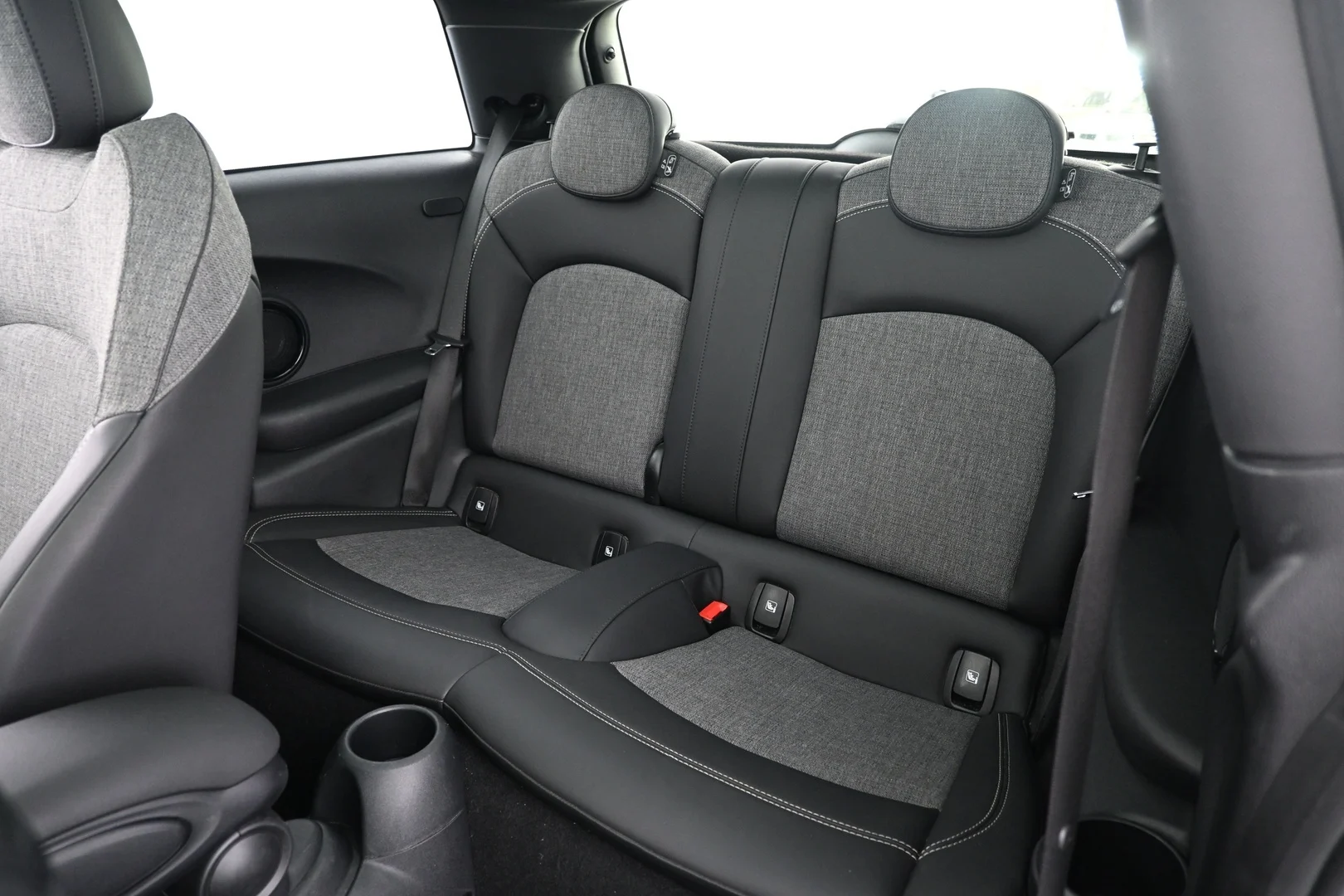 Car Image - 1zGAhR2S3ig2GkO3Uz4Kdc