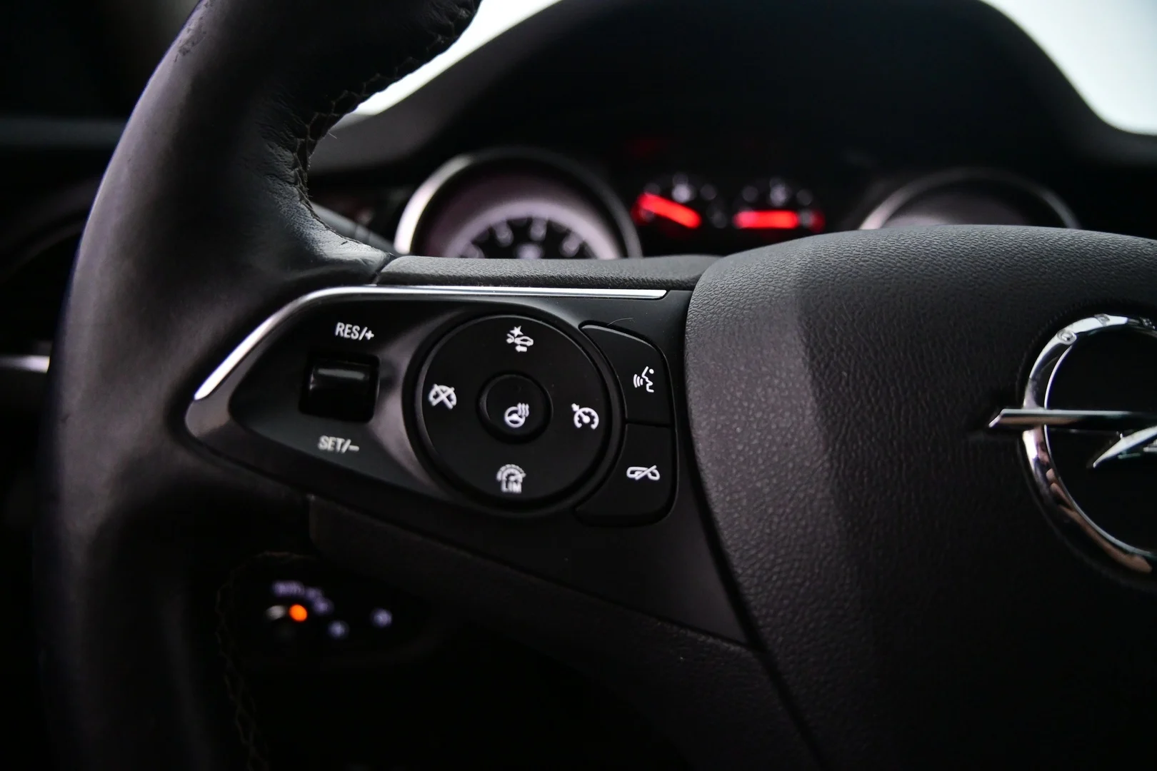 Car Image - 6KDBIHcuXmODb48RFsHlpU