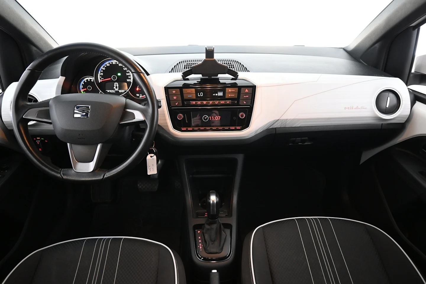 Car Image - 33gSiKYWe1SDzsVGjoF13u