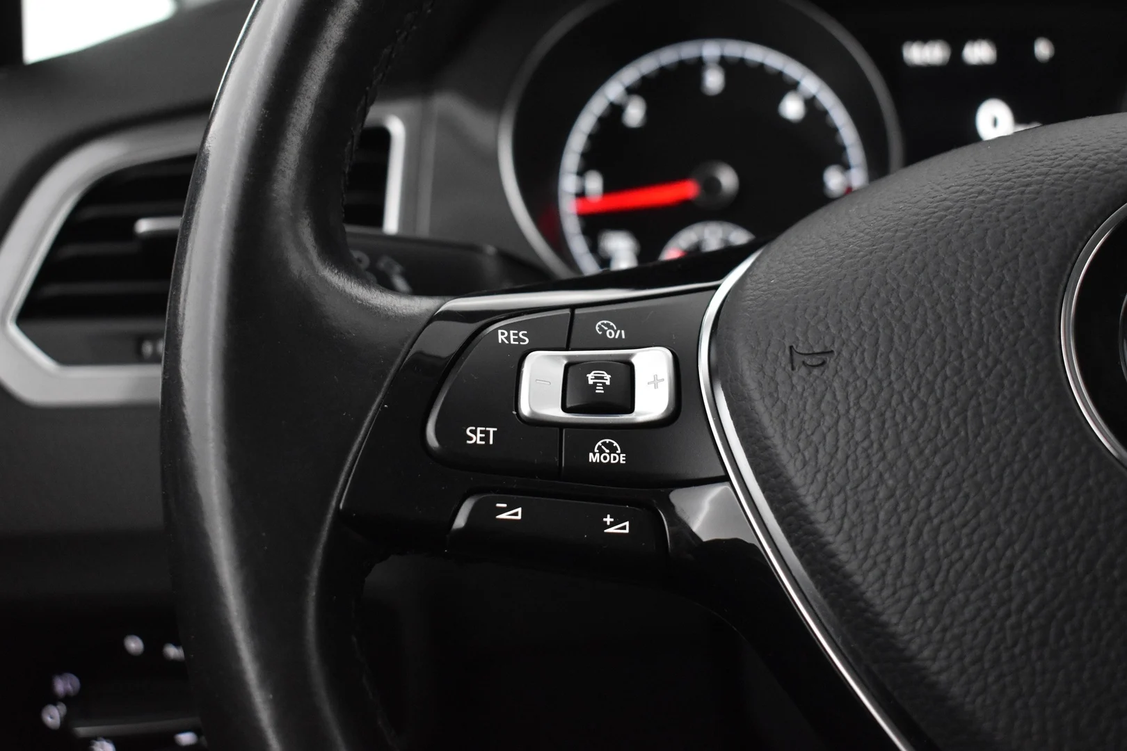 Car Image - 5g9uiF9lJPFqLoWO1YFrBs