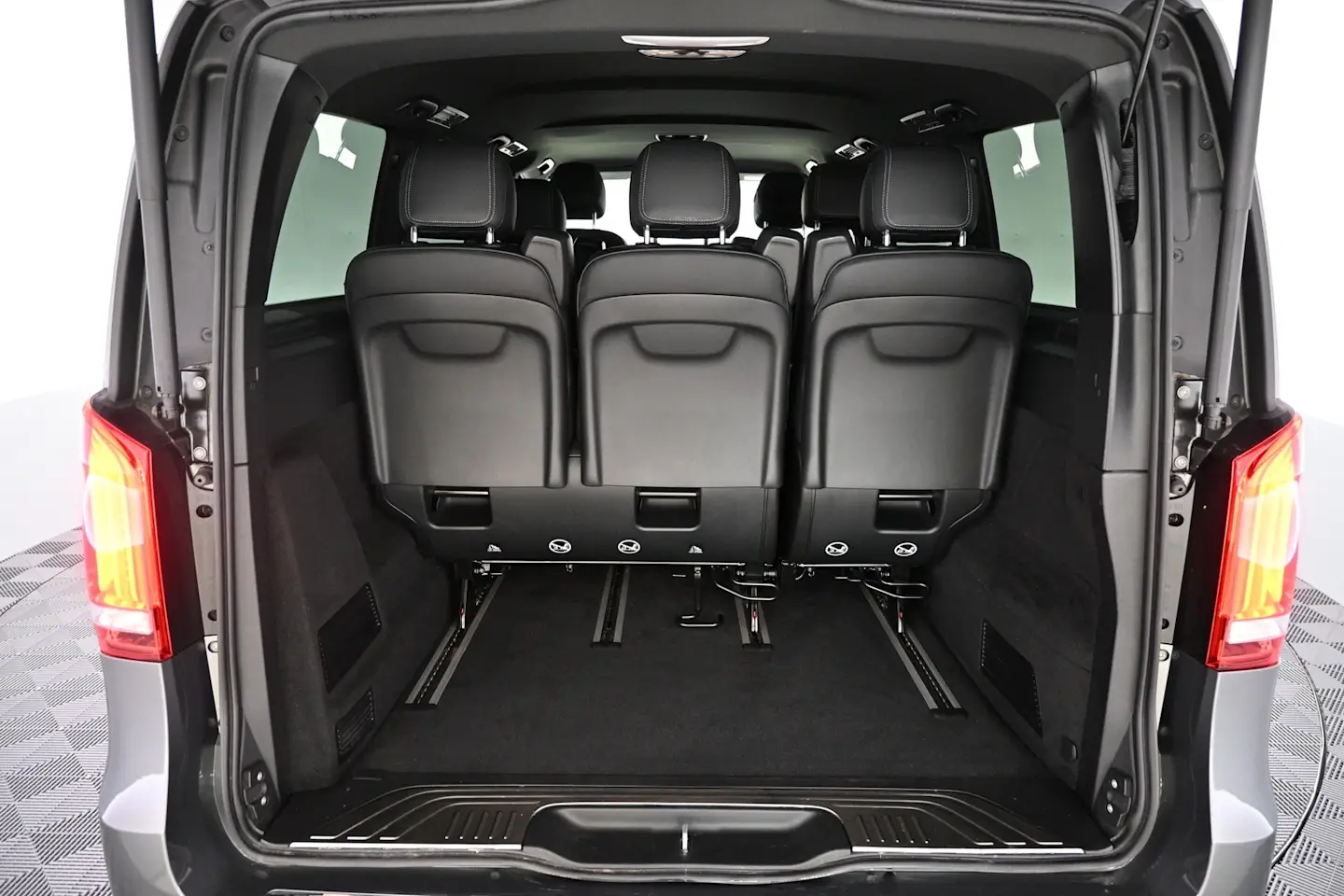 Car Image - 1KVC5KjoAOwUEIVlwmcQZj