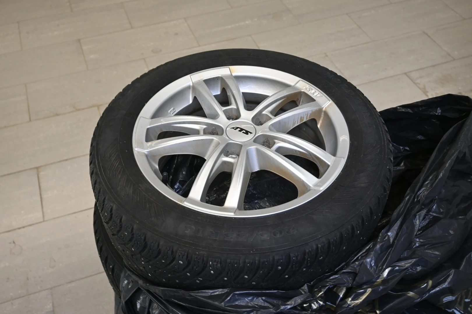 Car Image - 3nvs5tVAdvJrONIVIP0JfA