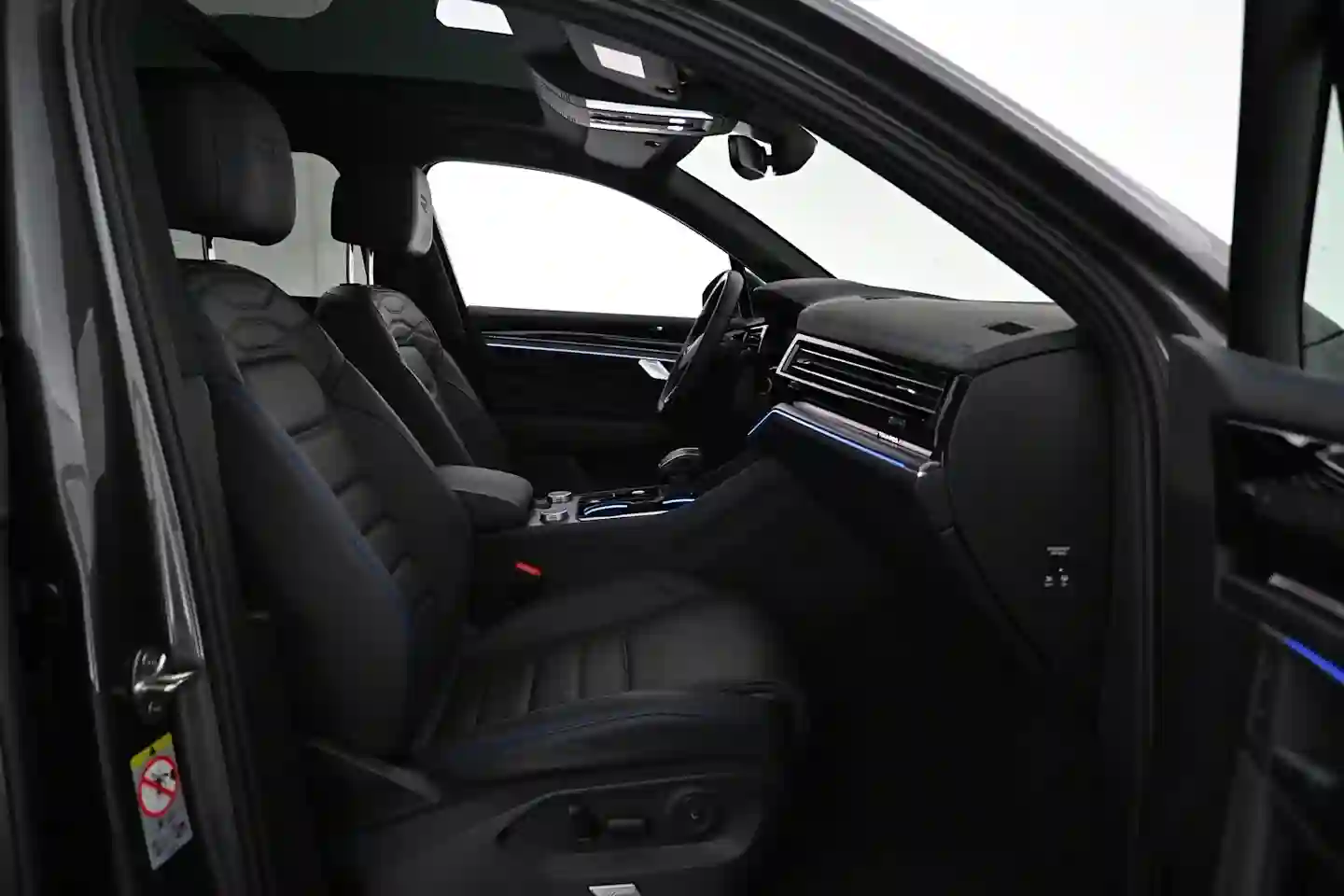 Car Image - 1ekN5JXrq9NzDKDStVcq8b