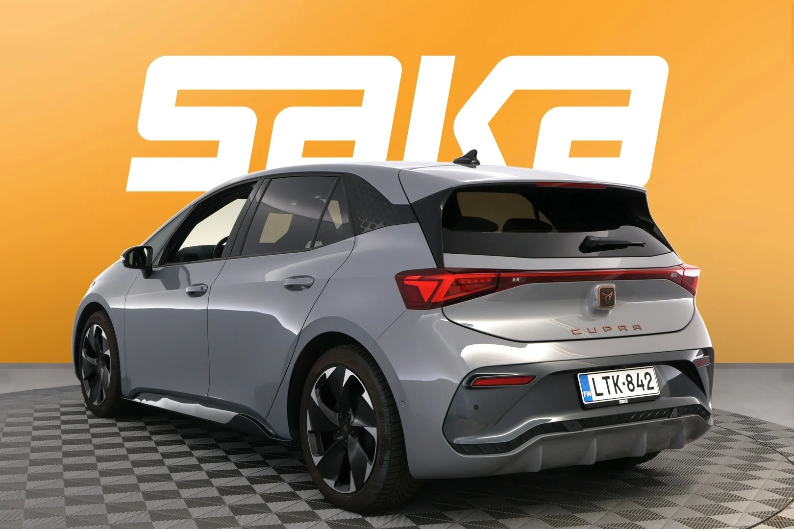 Car Image - 2RqFnVIiqQS1qx4tLwz20S