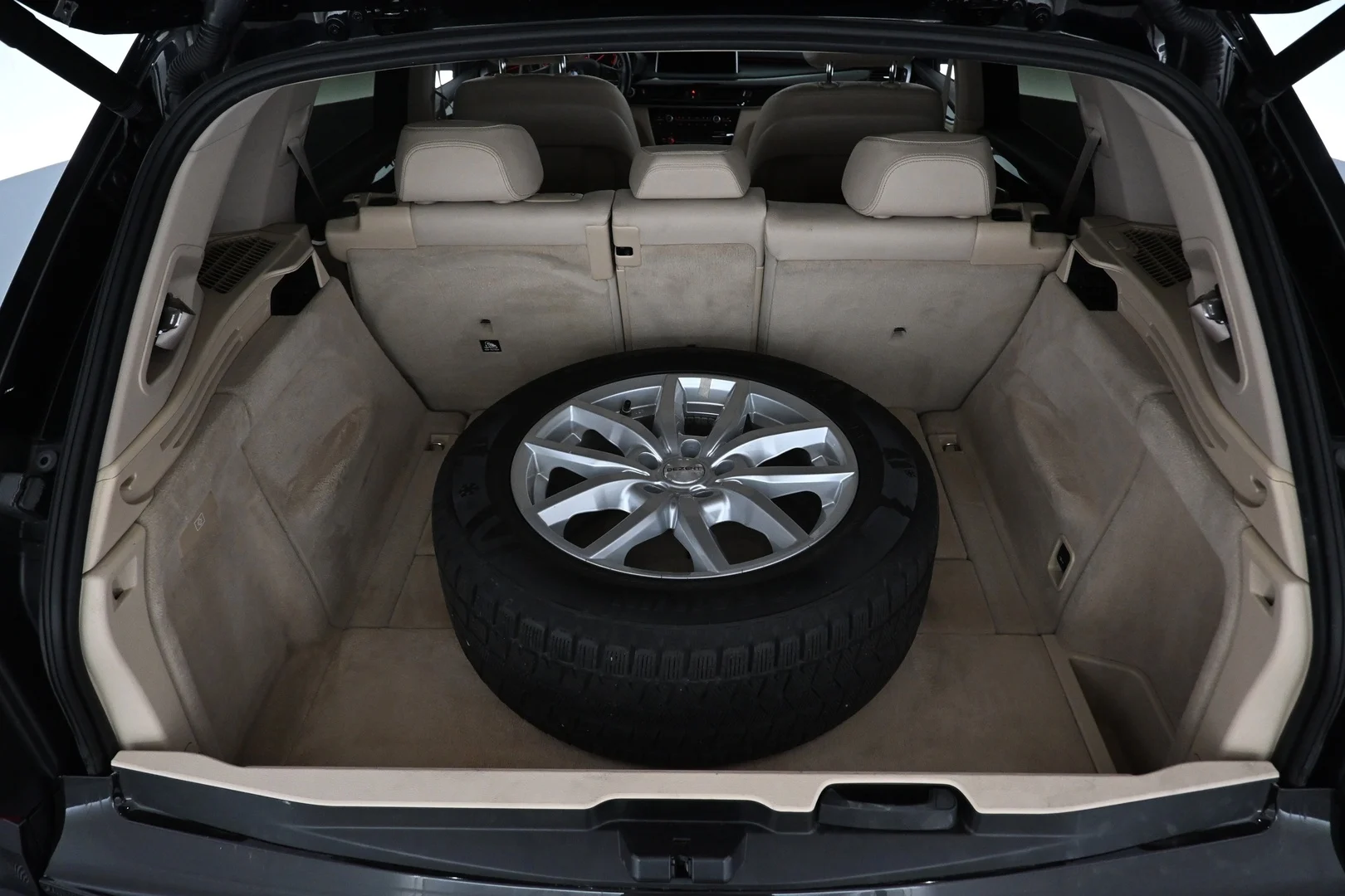 Car Image - 5RQV5KTYkrbj3Ra0HDqlwc