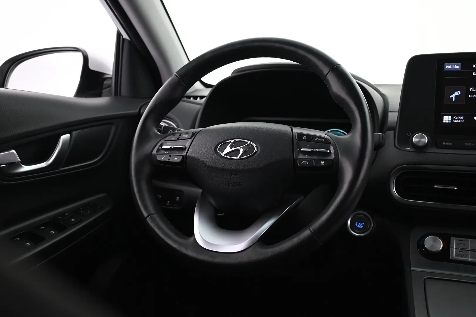 Car Image - 3xOYNEFhY1pDGMY0WYFRen
