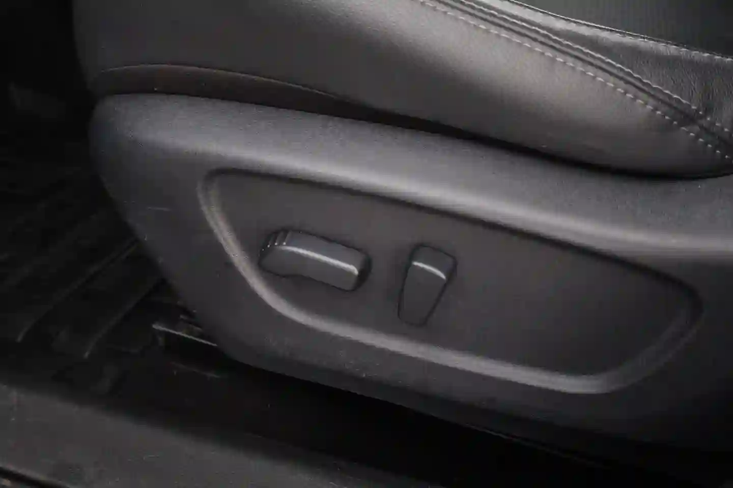 Car Image - 1OksG8heH5z9fONwzmspSi